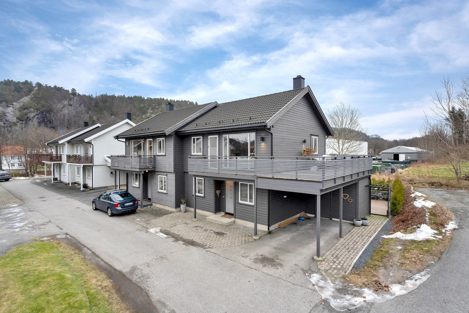 Parkering i carport Galleribilde