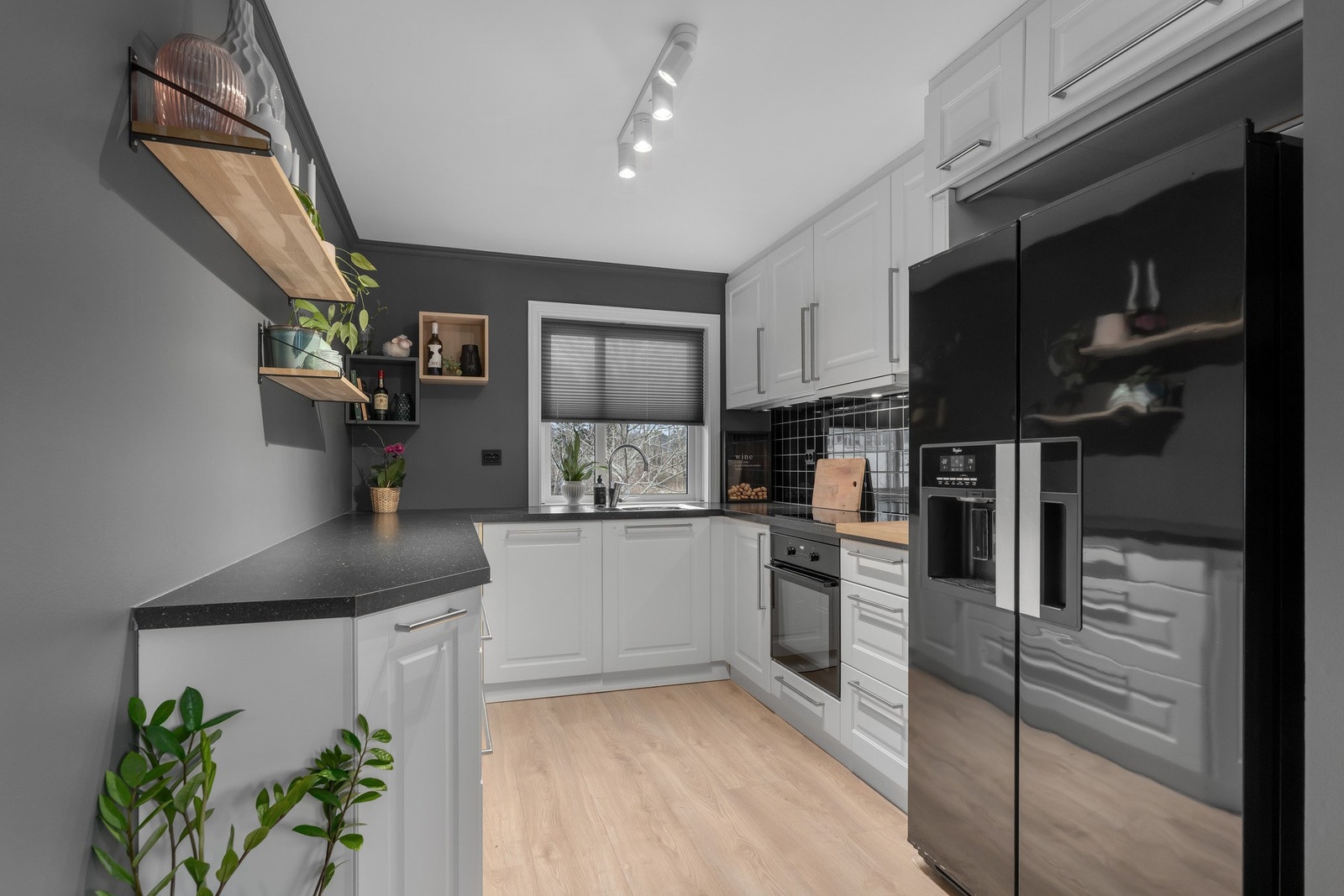 Hvitevarer på kjøkken medfølger Galleribilde