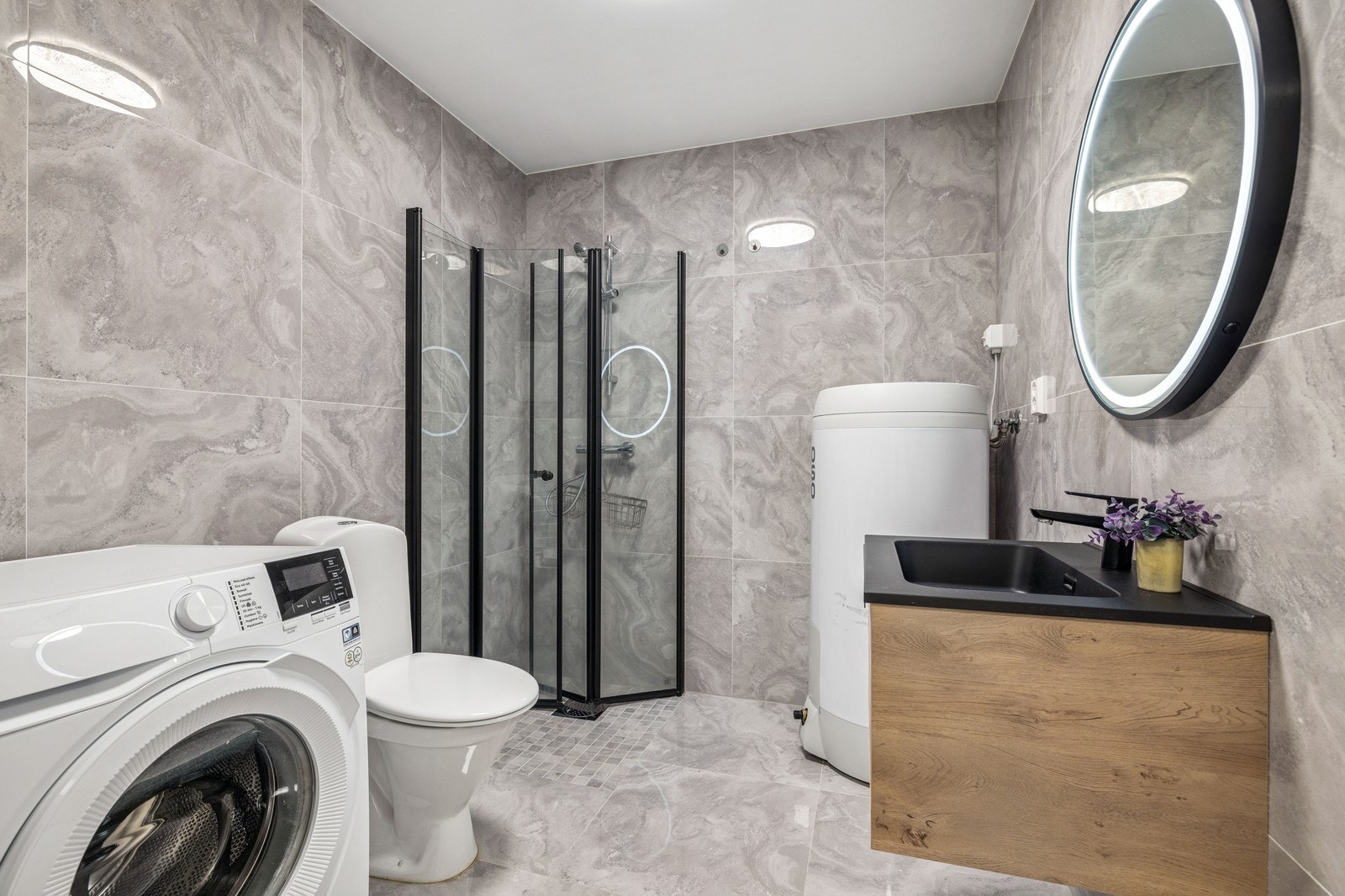 God plass på bad. Galleribilde