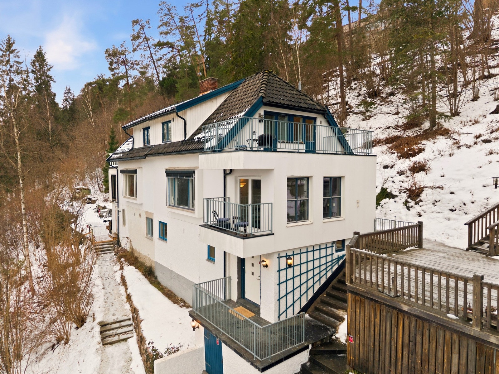 Velkommen til Presteveien 45 - Presentert av Edvard Chapsang v/EIE eiendomsmegling Bærum
Foto: Luxe AS (Anders Kjøndal) Galleribilde