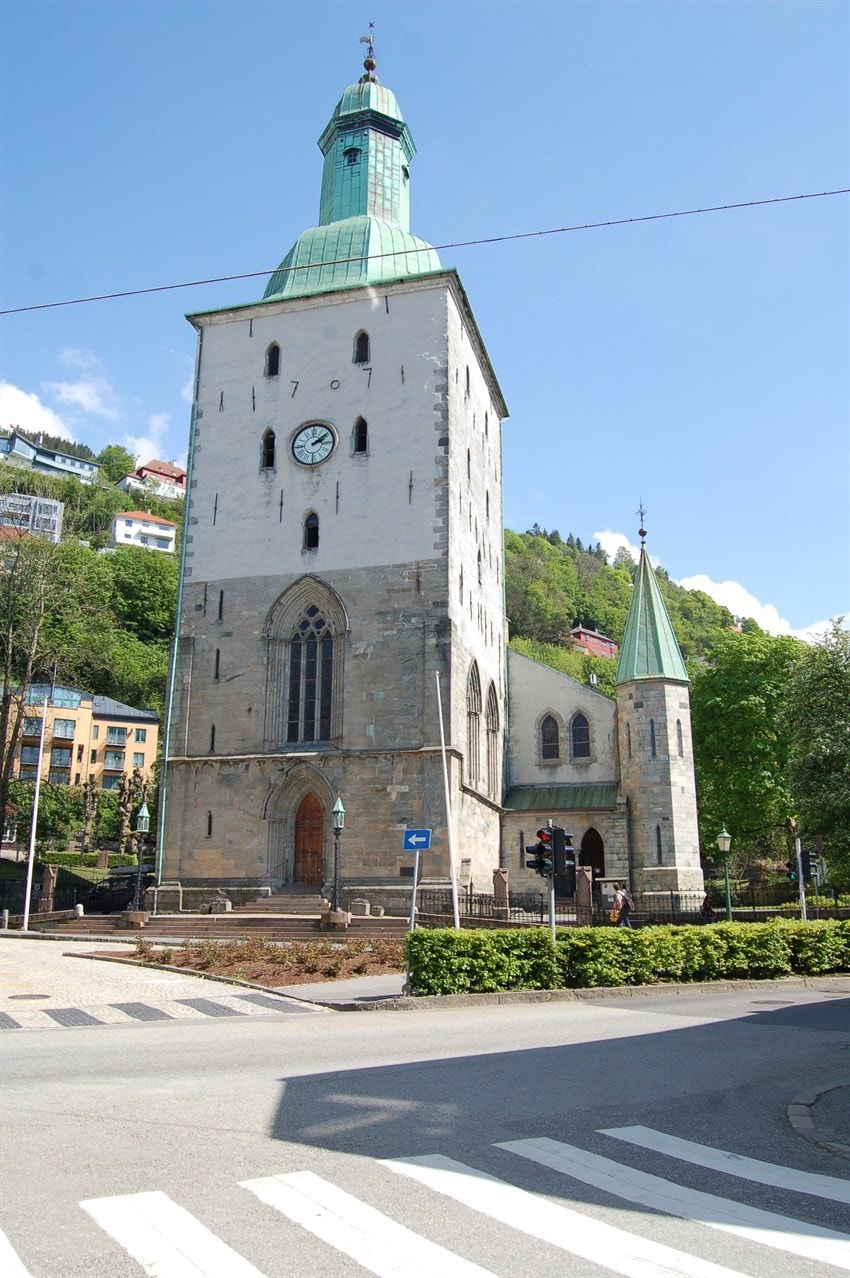 Staute og flotte Domkirken ligger like ved. Galleribilde