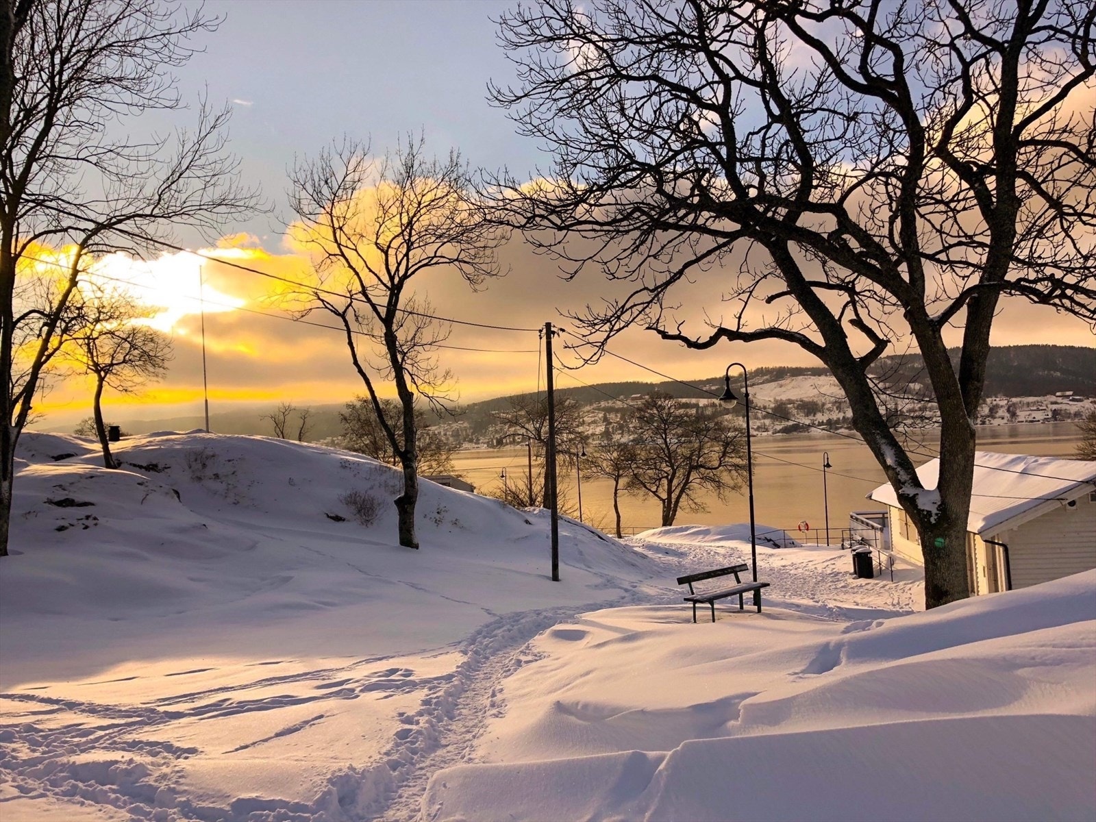 Badeparken i sentrum er en perle året gjennom, vinterstid et flott turområdet og utgangspunkt for vinterbading. Galleribilde