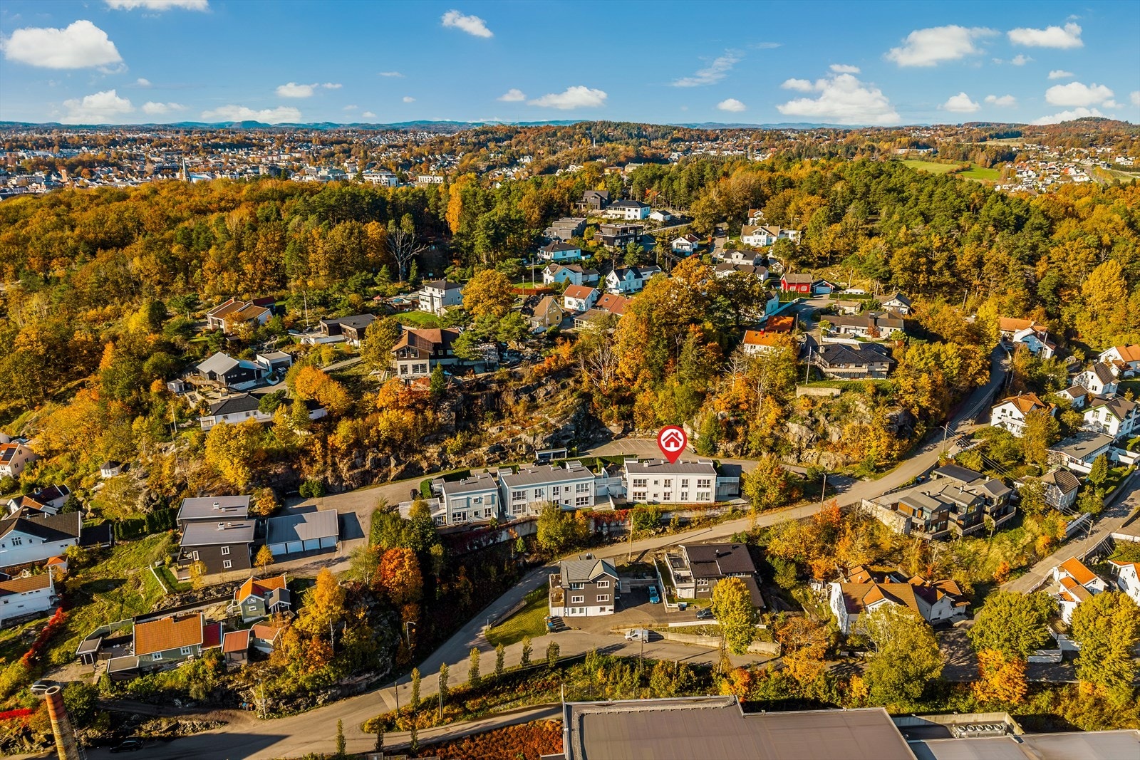 Høy og fin beliggenhet med flott utsikt! Galleribilde