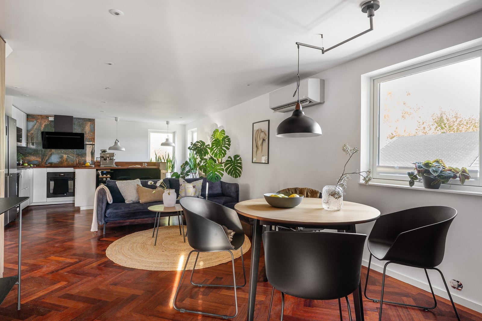 Samlingspunktet - En spisestue i åpen løsning som skaper fellesskap.