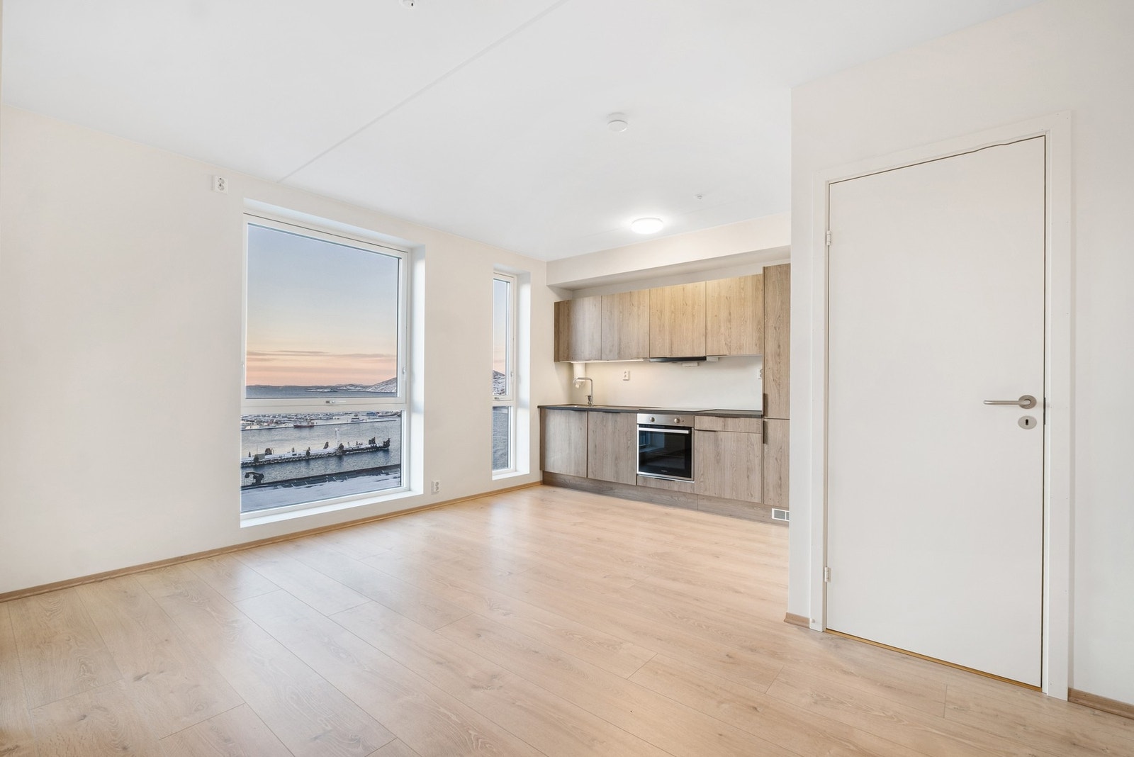 I leiligheten er det både vannbåren varme og balansert ventilasjon som sikrer et godt inneklima. Galleribilde