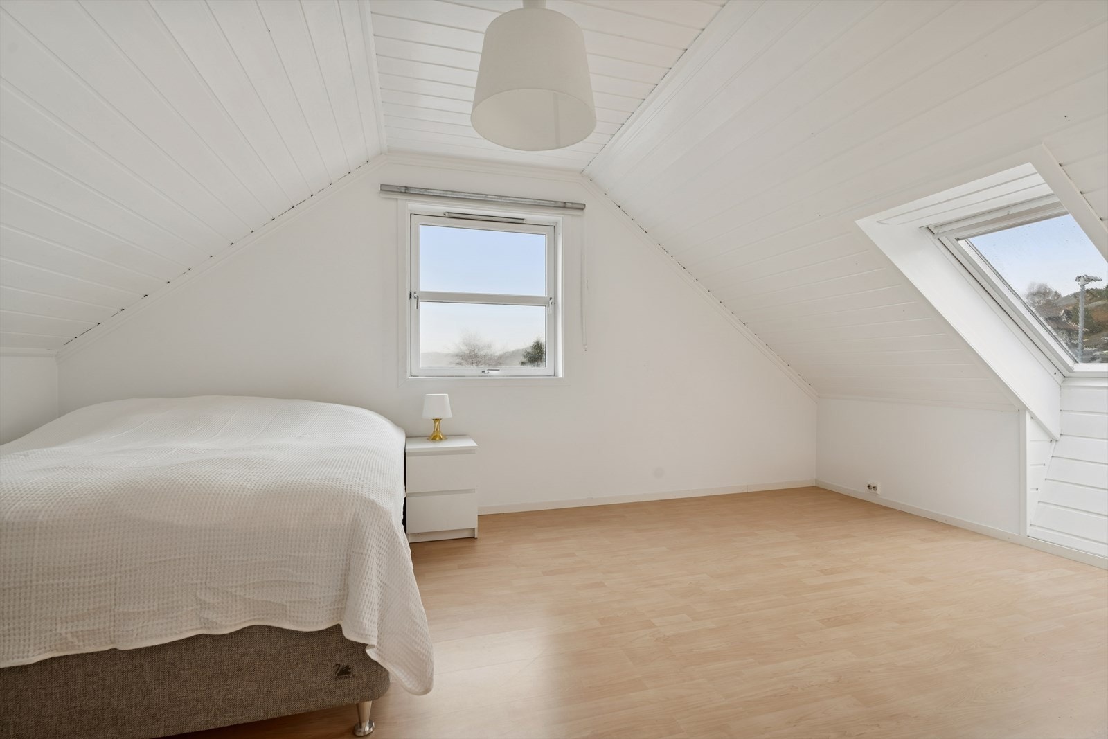 Takvindu som gir godt med lysinnslipp. Galleribilde