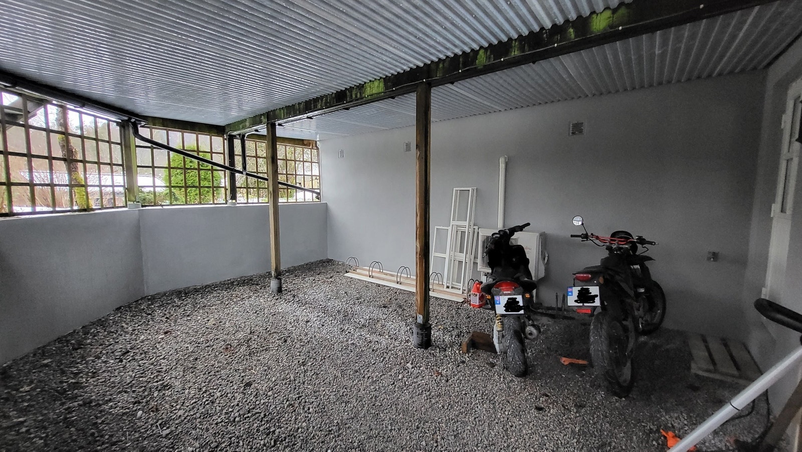 Plass til oppbevaring under terrasse Galleribilde