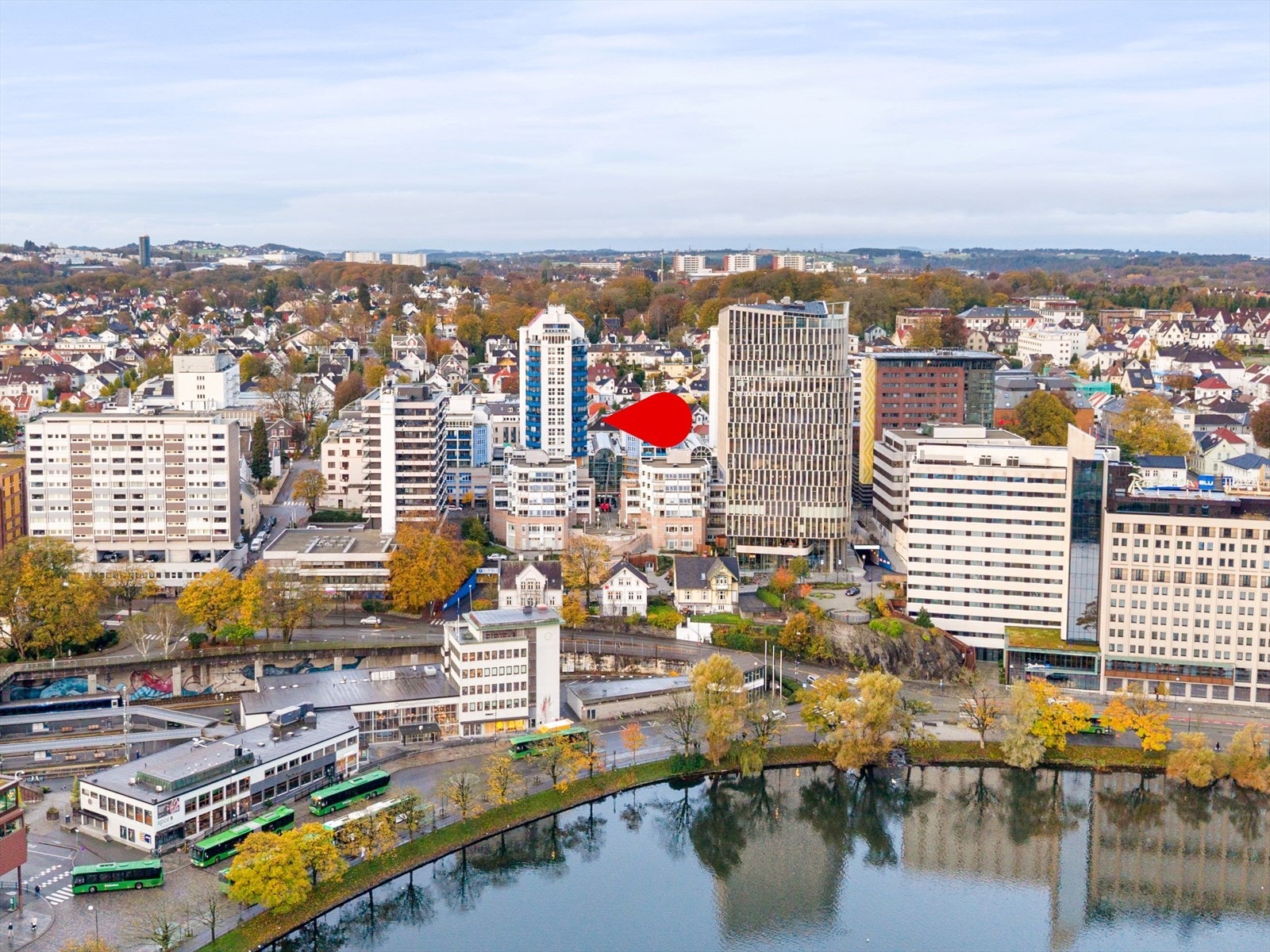 Velkommen til St. Olavs gate 11 - en romslig, fin leilighet med ettertraktet beliggenhet i Stavanger sentrum. Galleribilde