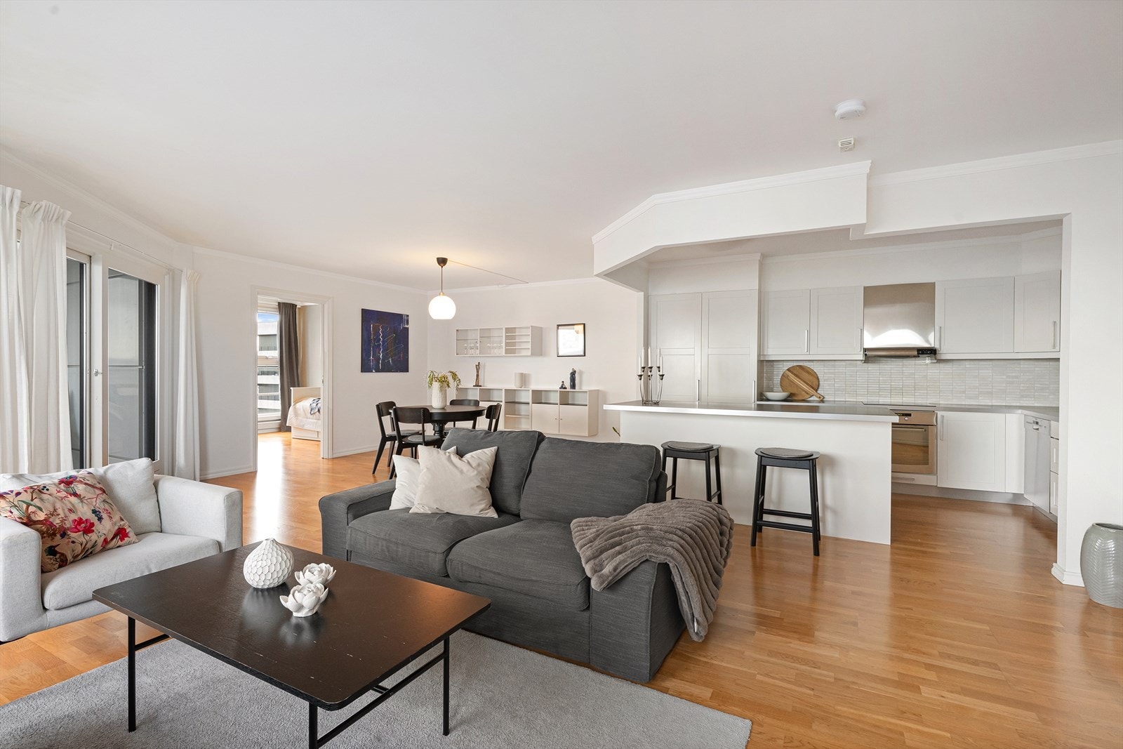 God plass til både salong og spisebord Galleribilde