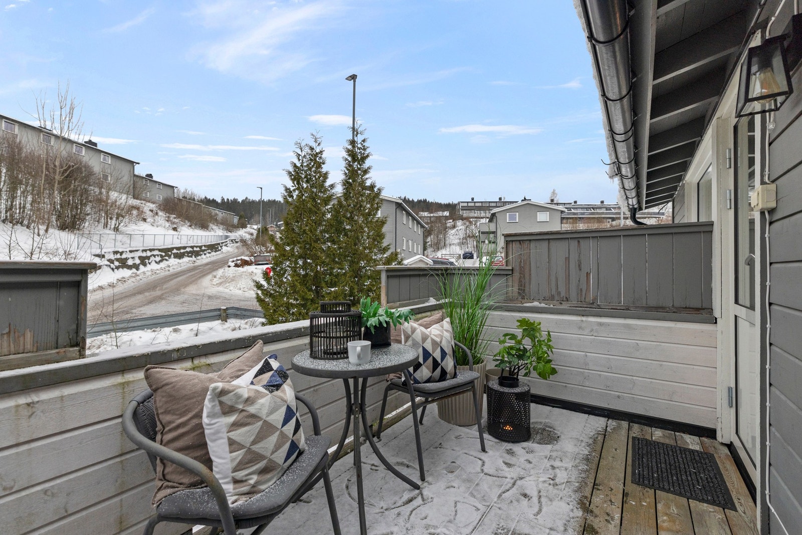 Terrassen er på ca. 6,5 kvm. og ligger vendt mot sydvest med gode solforhold. Galleribilde