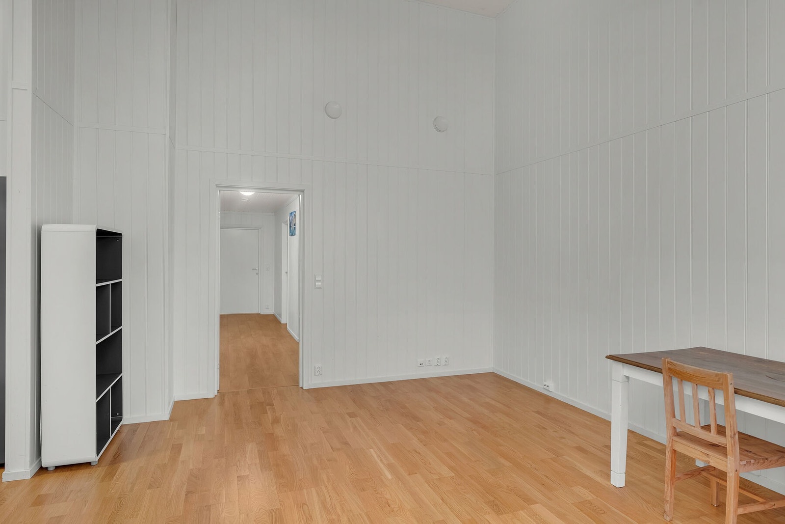 Det er plass til møblering av både spisegruppe og sofakrok. Galleribilde