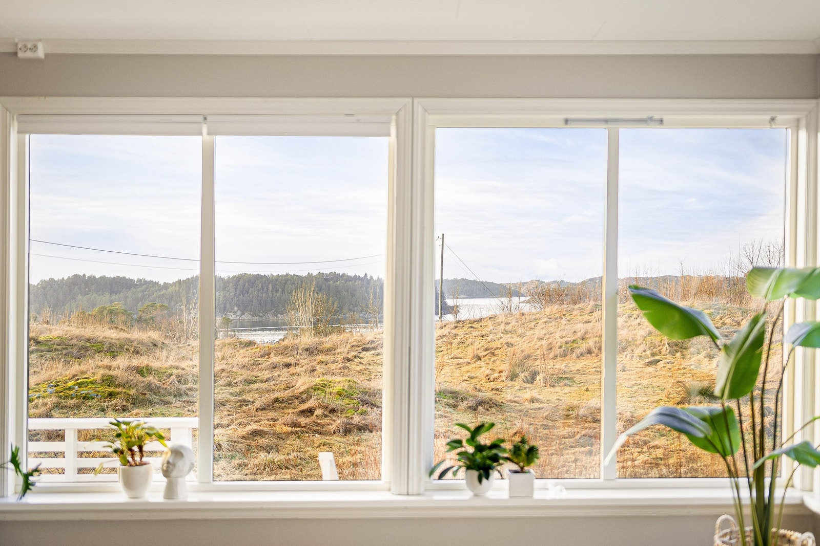 Stuevinduer fra 2004. Arbeid er utført av fagfolk. Mesteparten av vinduene i boligen er byttet fra ca. år 2000 og frem til 2025/26. Galleribilde