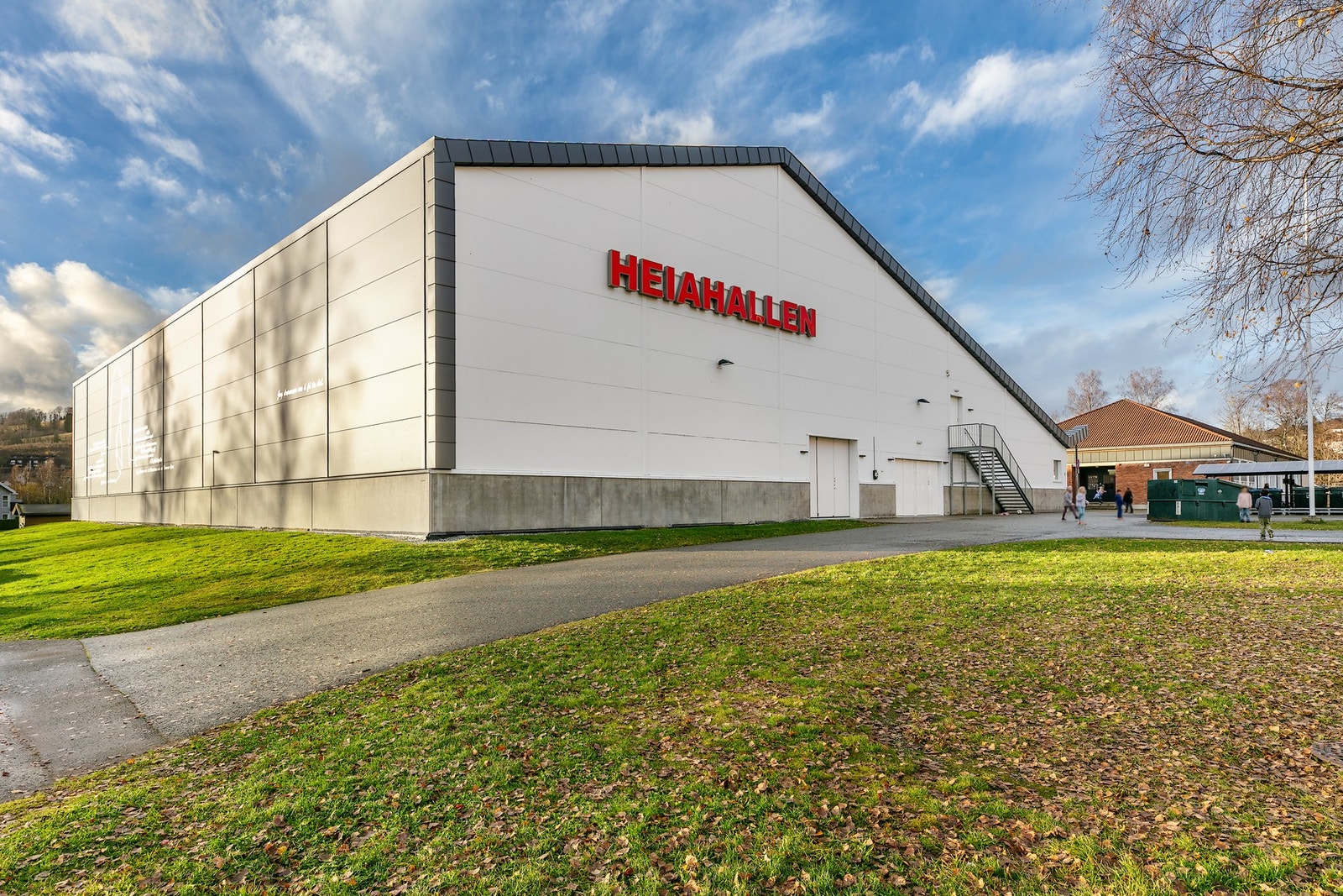 Heiahallen. Galleribilde