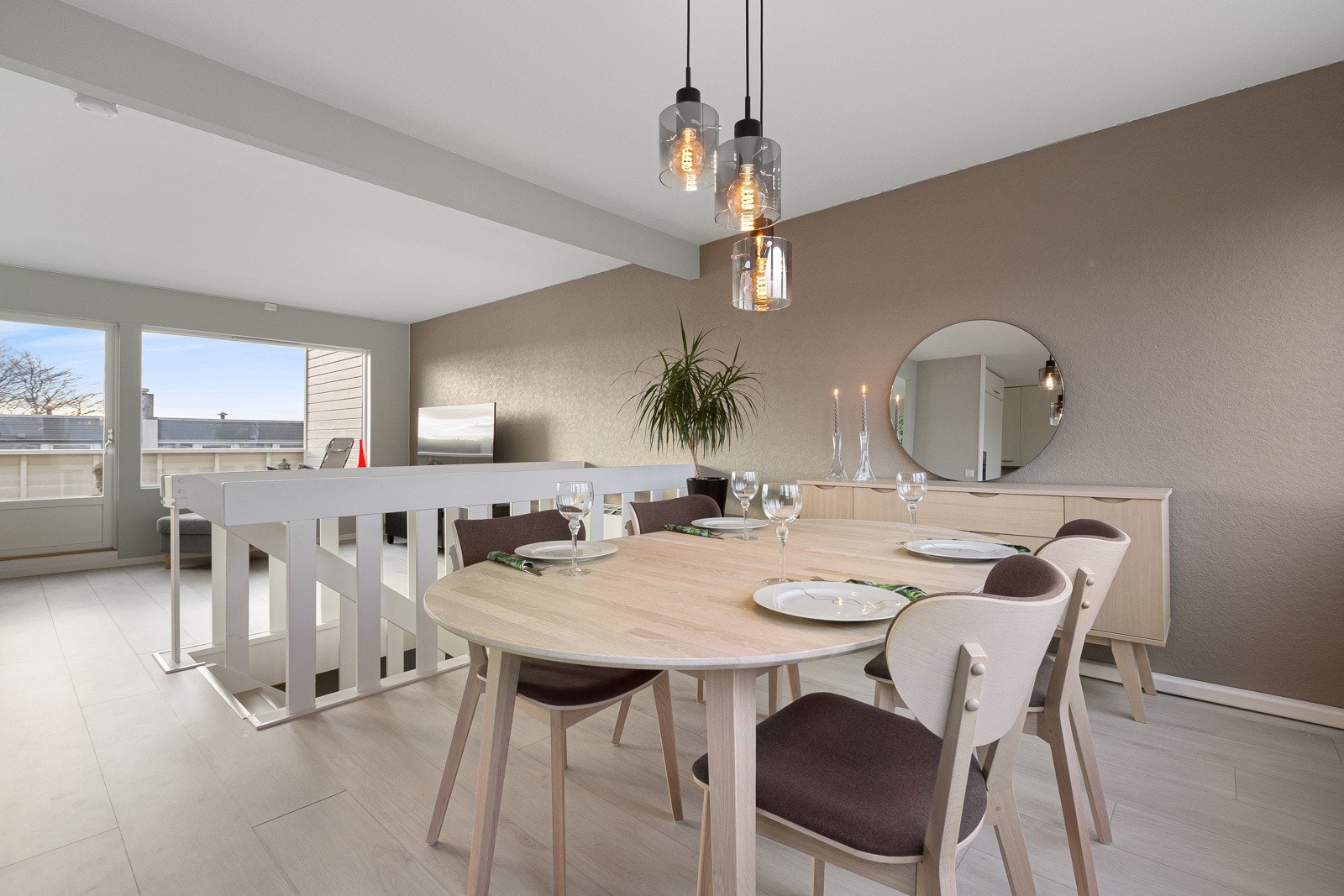 Tenk å invitere over gode venner eller familie på middag her! Galleribilde