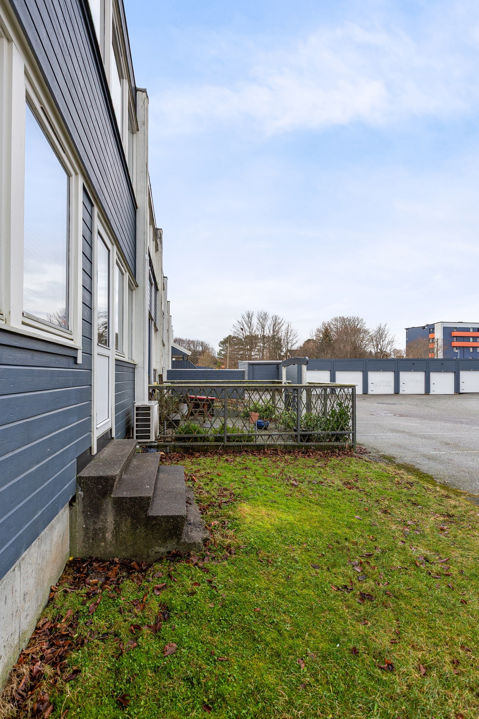 Uteområdet fra hovedsoverommet. Galleribilde