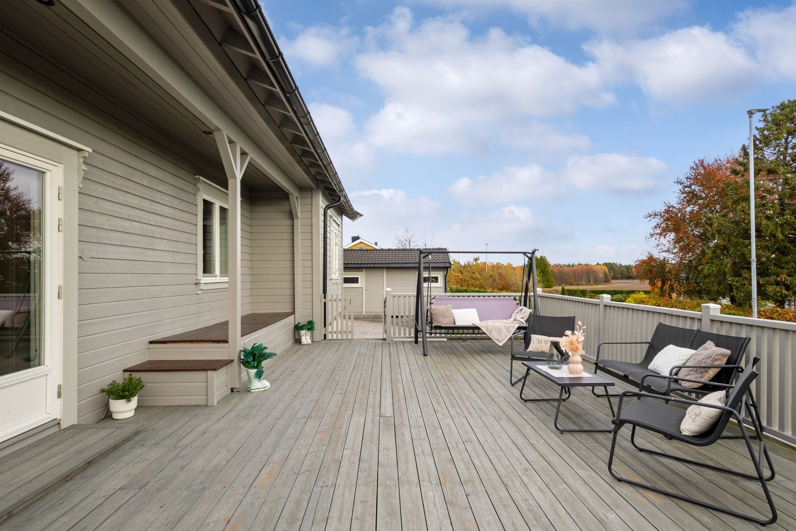 Perfekt plass å nyte en koselig middag/frokost med god plass til gjester Galleribilde