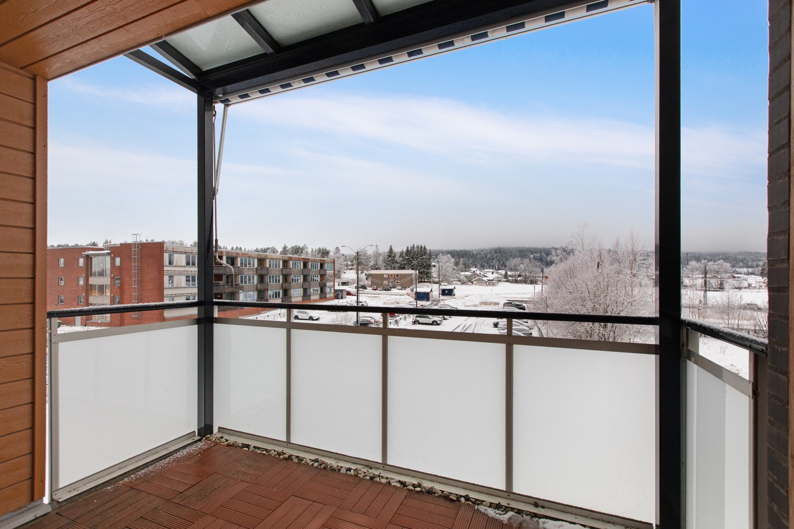 Lun og overbygd balkong på ca. 6 kvm. Galleribilde