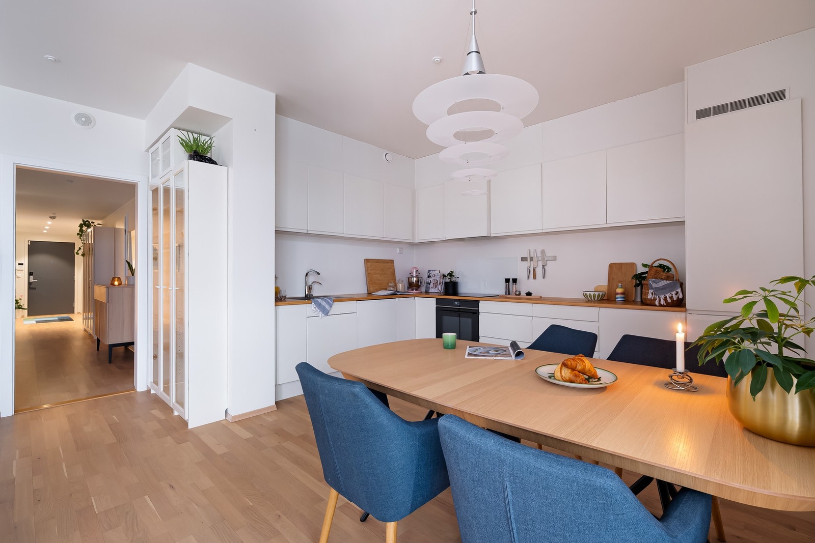 Har du noen spørsmål om leiligheten? Kontakt megler Christer Sebbah på 936 12 232 / cse@eie.no. Galleribilde