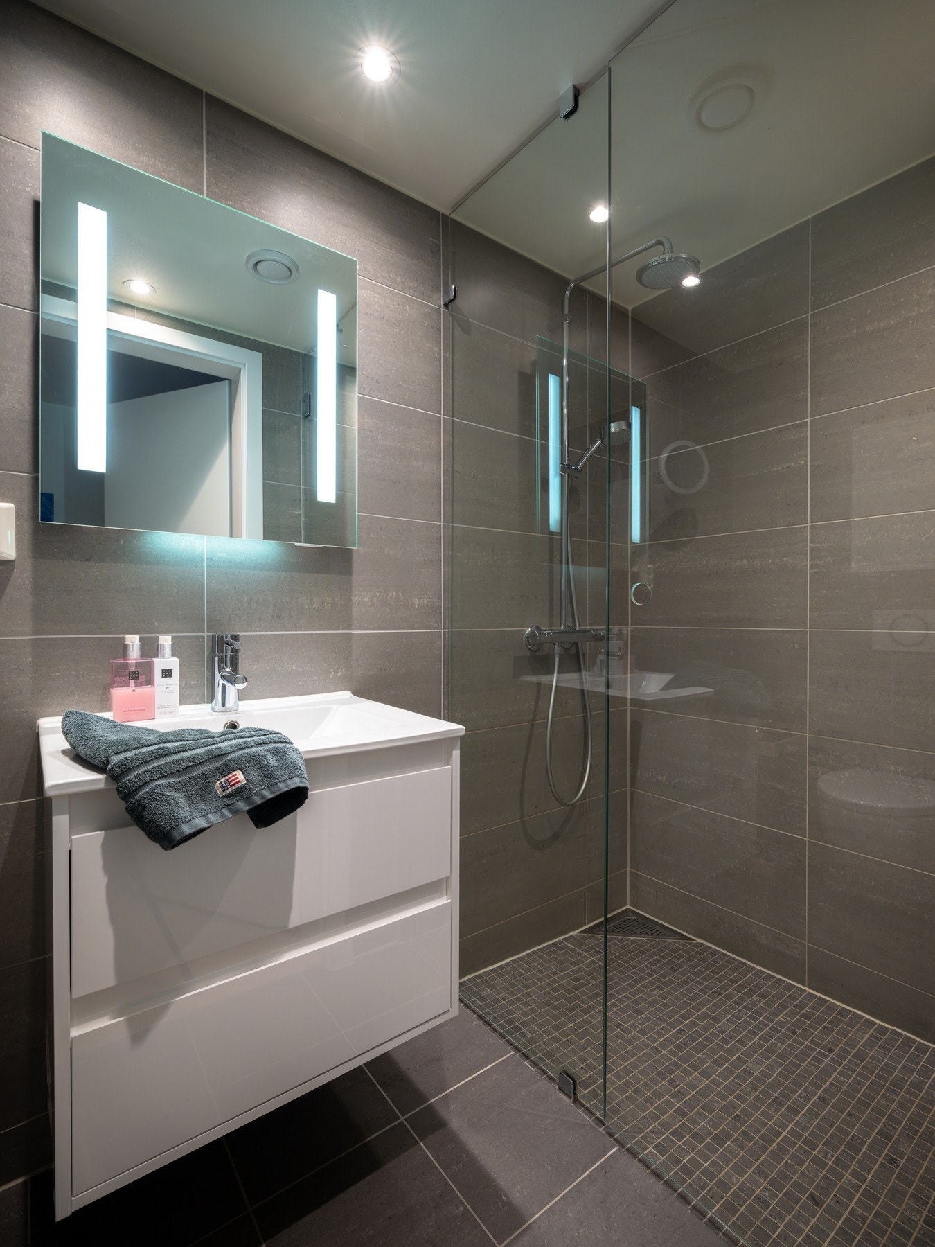 Det andre badet er holdt i samme stil. Galleribilde