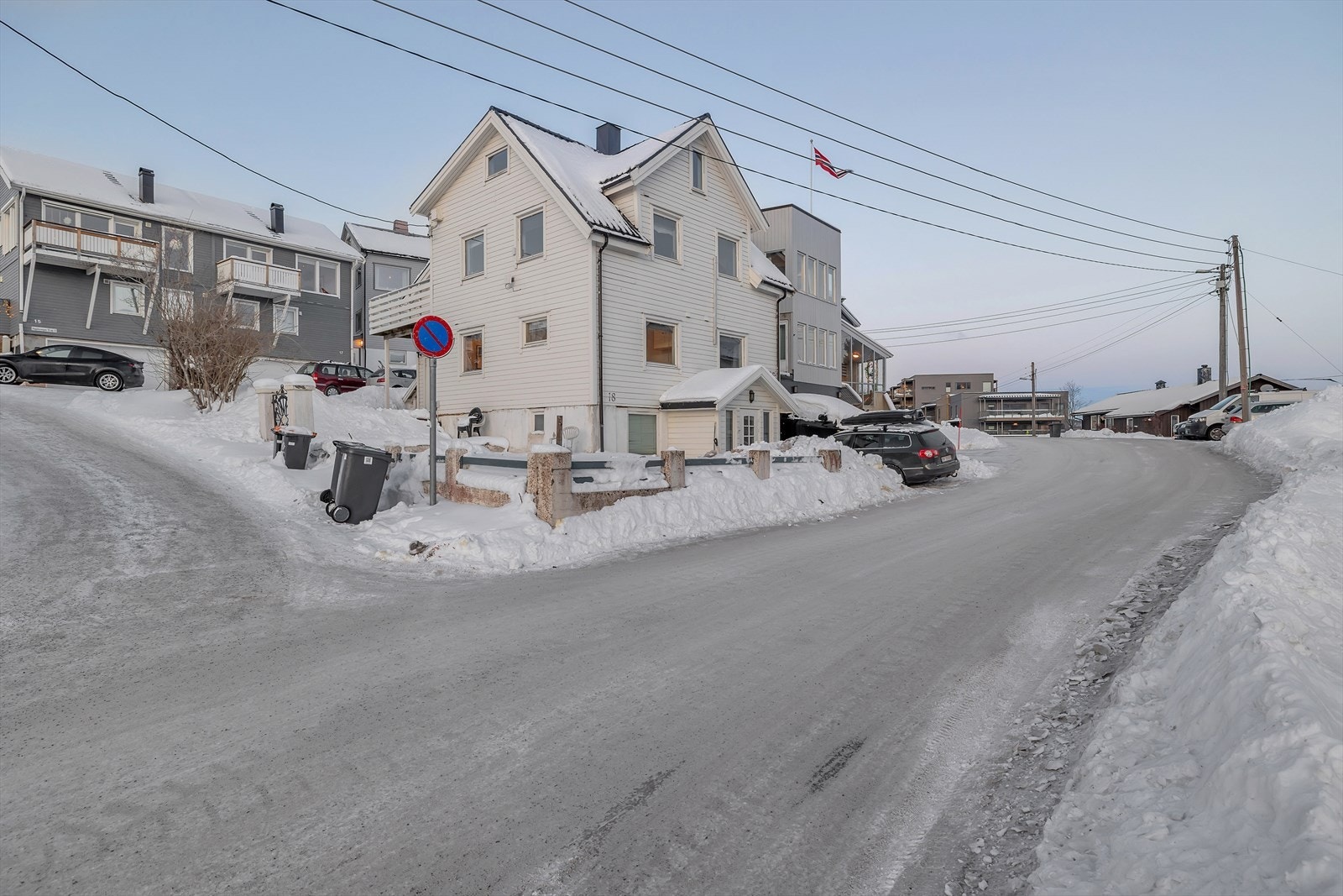 Eierseksjonssameie har 3 seksjoner. Galleribilde