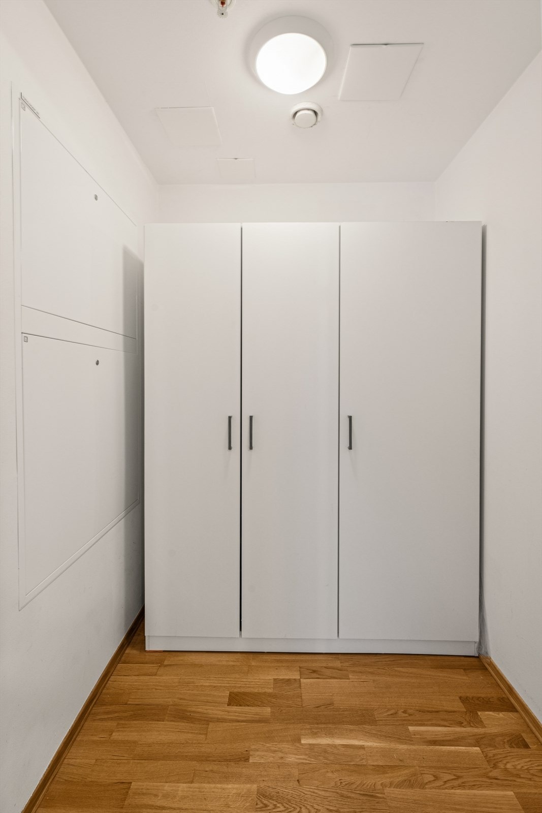 Leiligheten har en praktisk innvendig bod, samt en ekstern bod i underetasjen. Galleribilde