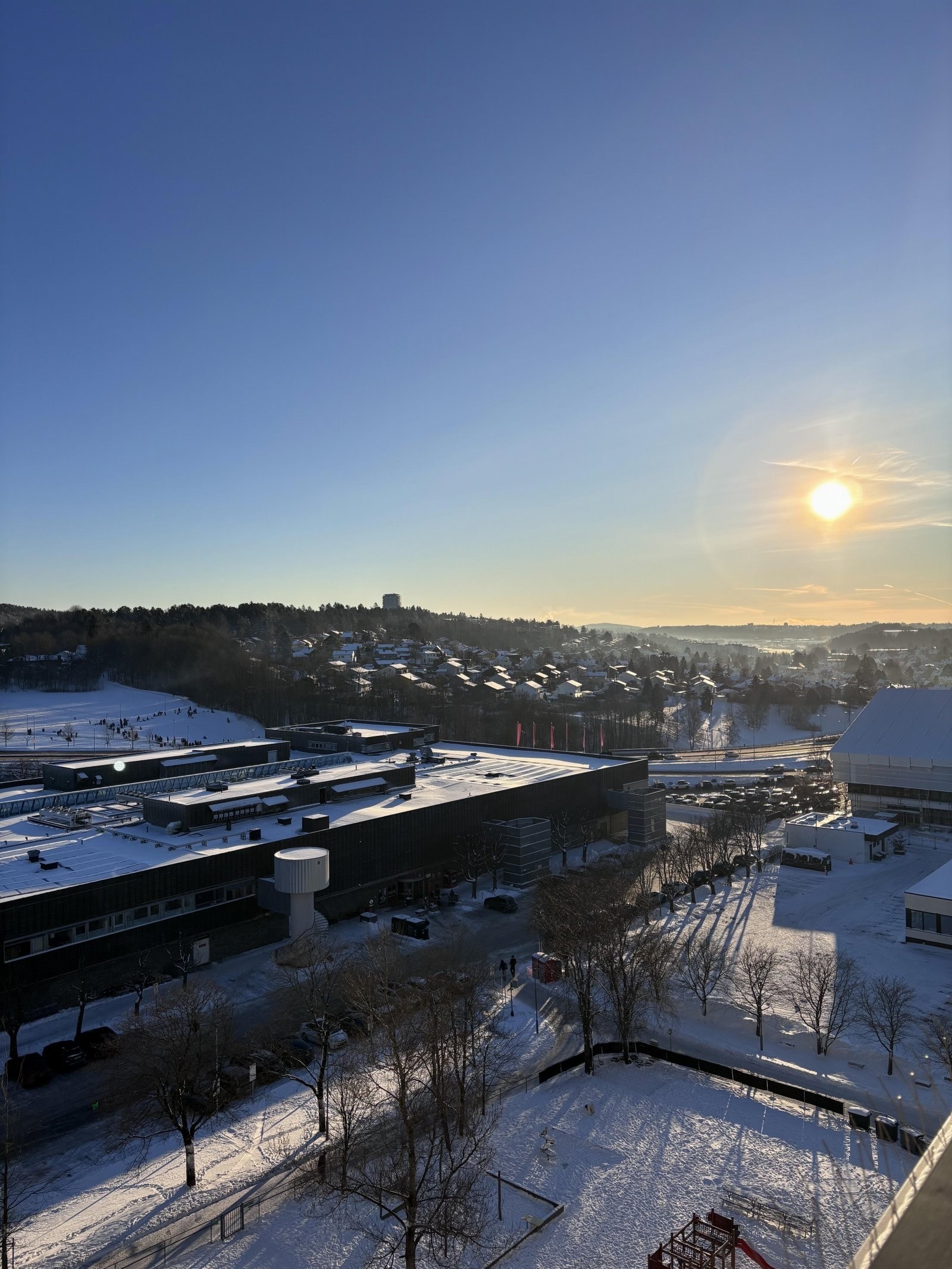 Bilde levert av selger. Utsikt fra leiligheten. Galleribilde