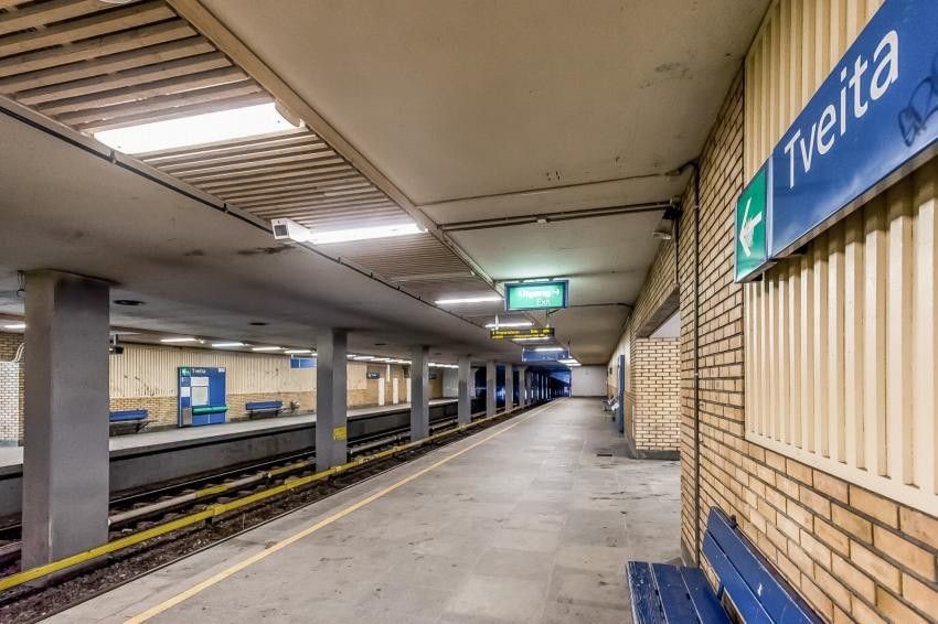 Tveita T-bane ligger kun noen få minutters gange fra leiligheten. Galleribilde