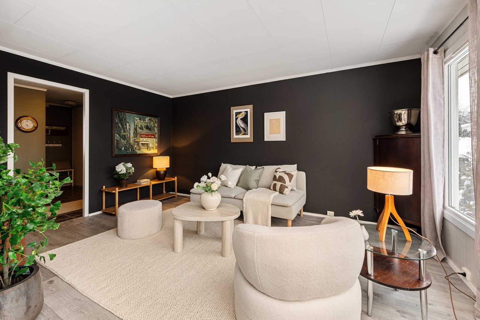 Her får du en enebolig med innholdsrik planløsning og hybel i underetasjen. Galleribilde