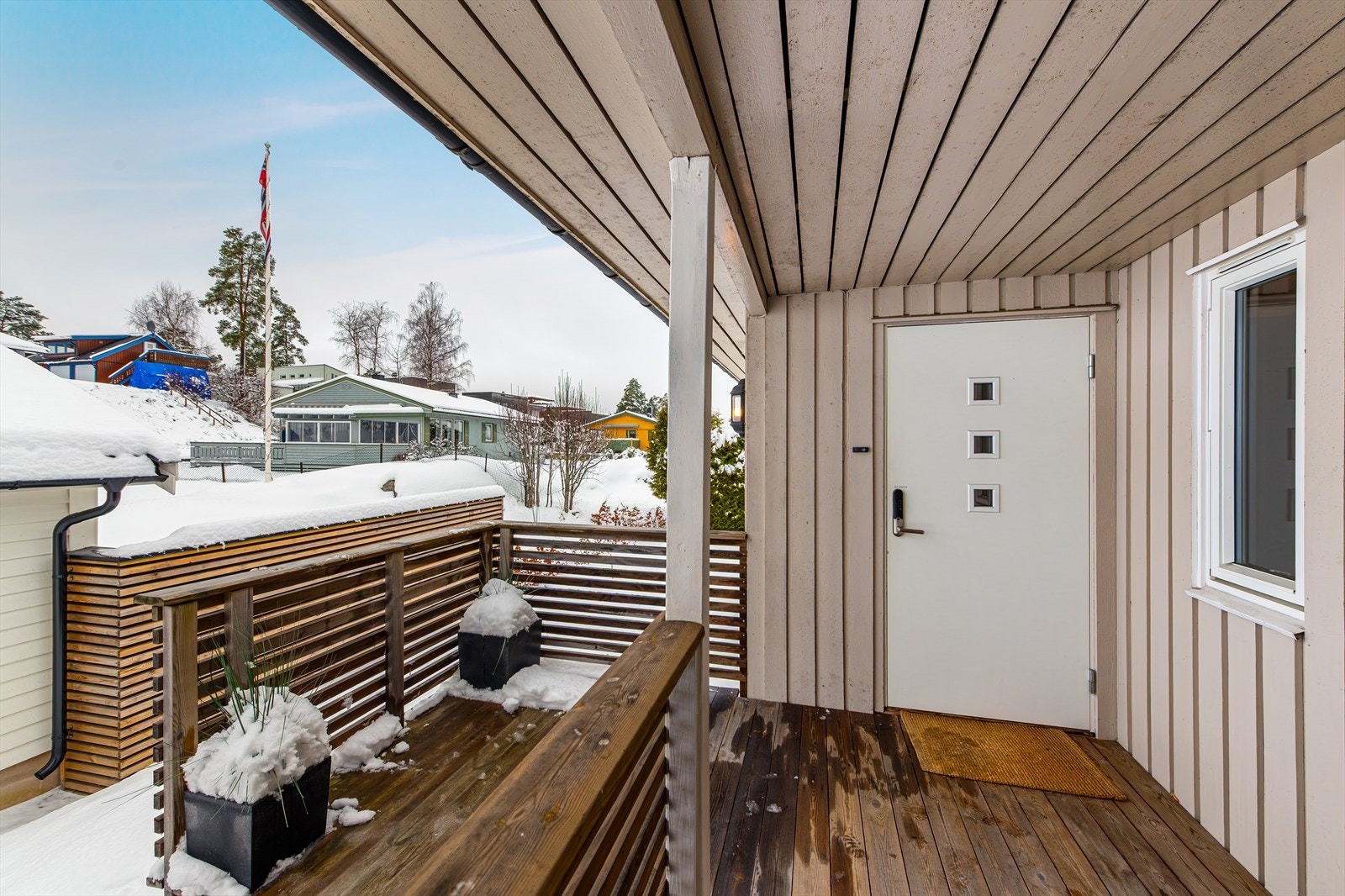 Eiendommen har en attraktiv beliggenhet i et rolig og barnevennlig boligområde. Galleribilde