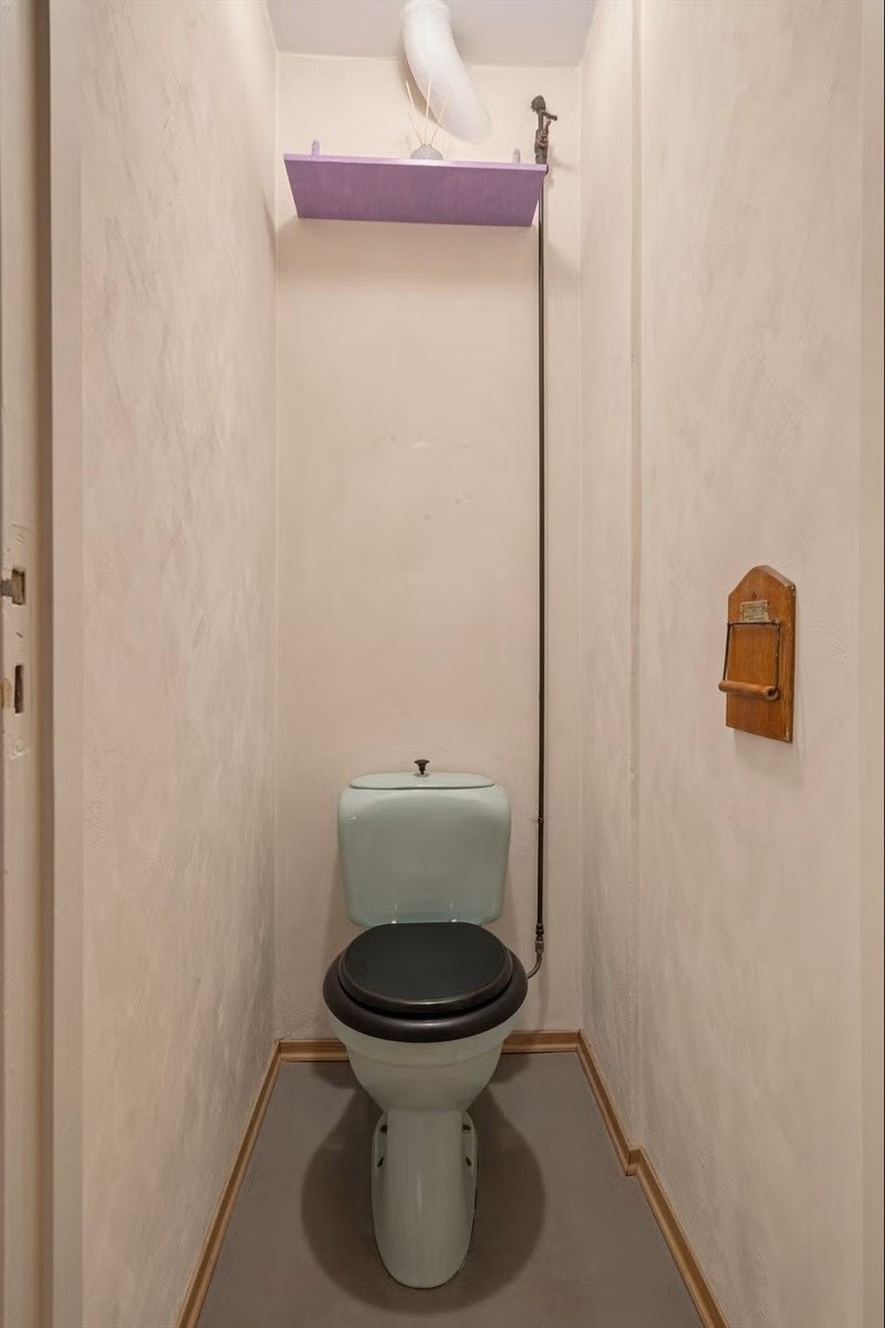 Separat toalett Galleribilde