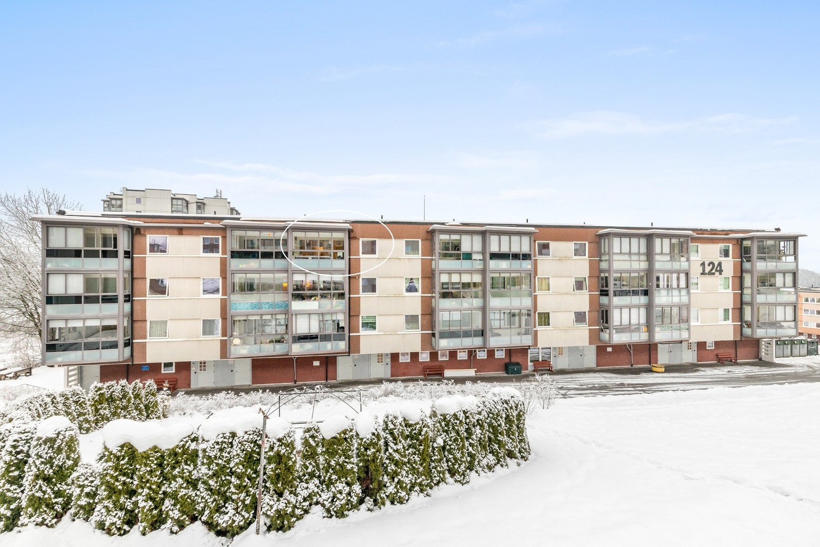 Leiligheten har god internbeliggenhet i toppetasje i lavblokk Galleribilde