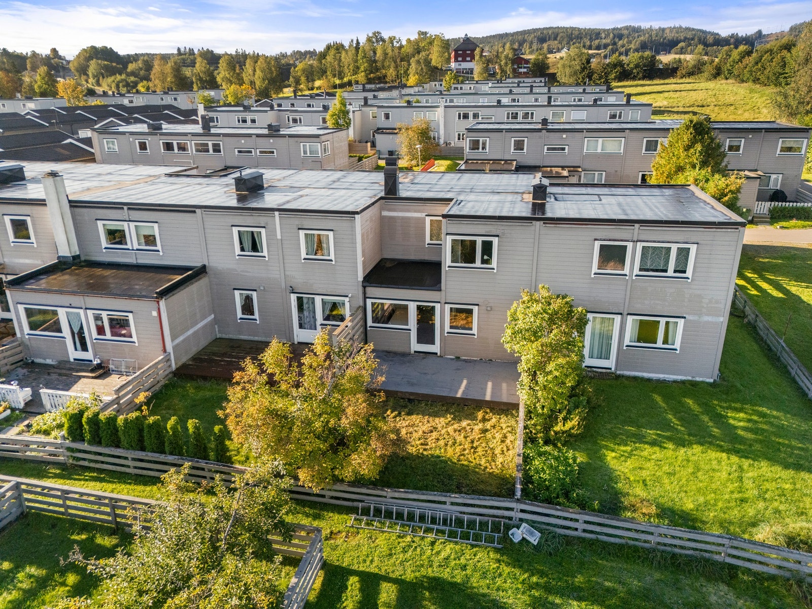 Rekkehusene danner et rolig og trygt bomiljø. Galleribilde