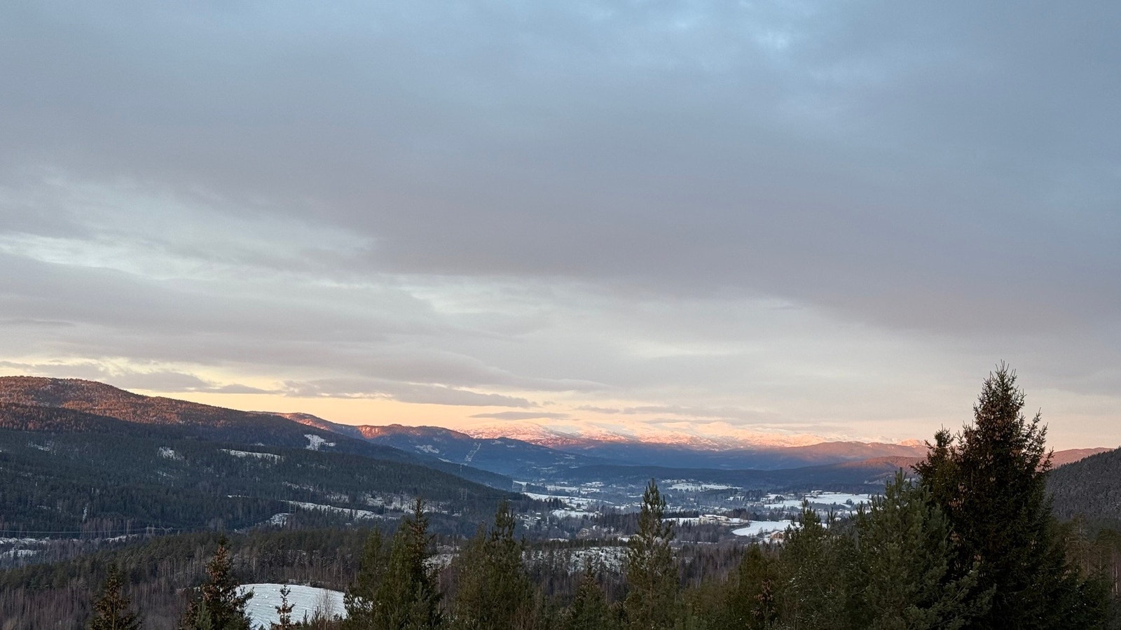 Utsikten er storslått! (selgers private foto). Galleribilde