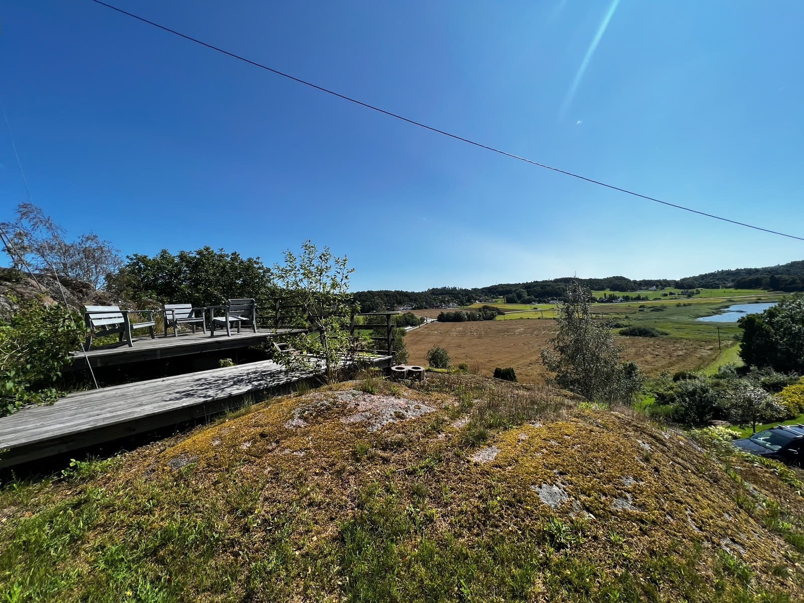 En ekstra platting på tomten gir et flott utsiktspunkt Galleribilde