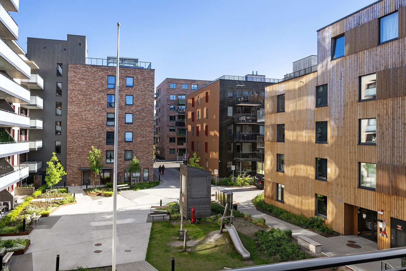 Sameiet består av to bygninger med i alt 93 boligseksjoner og 5 næringsseksjoner. Galleribilde