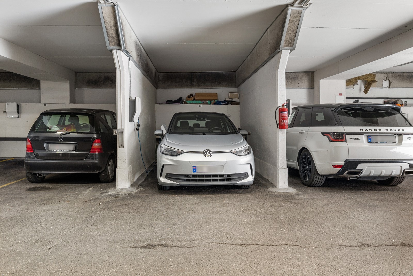 Parkeringsplass i garasjeanlegg Galleribilde
