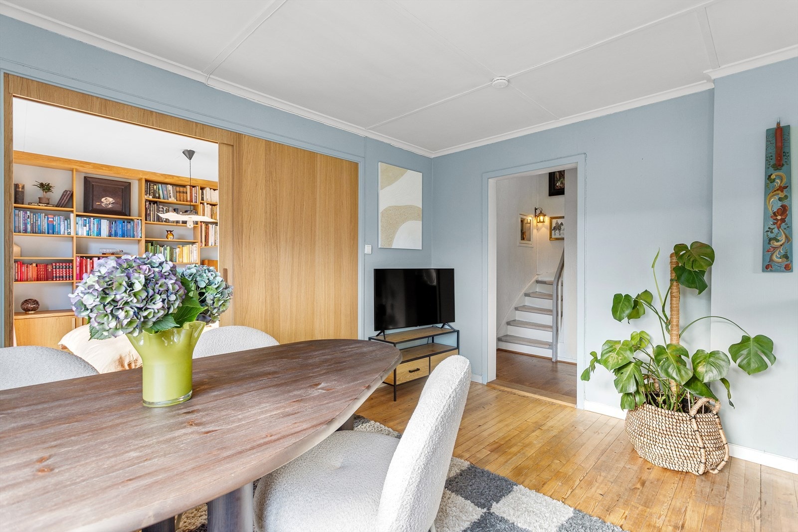 Fra stuen kommer du videre til husets kjøkken. Galleribilde