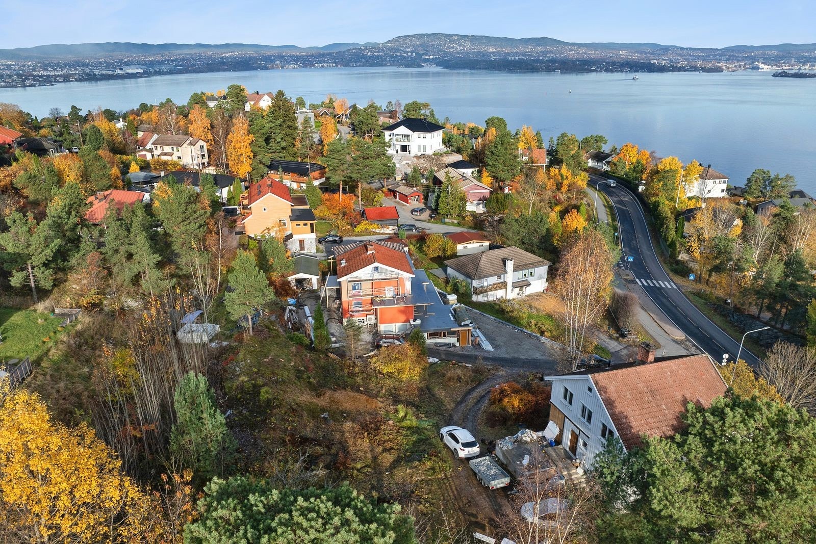 Nærheten til sjøen gir flotte muligheter for bading, båtliv og naturopplevelser. Galleribilde
