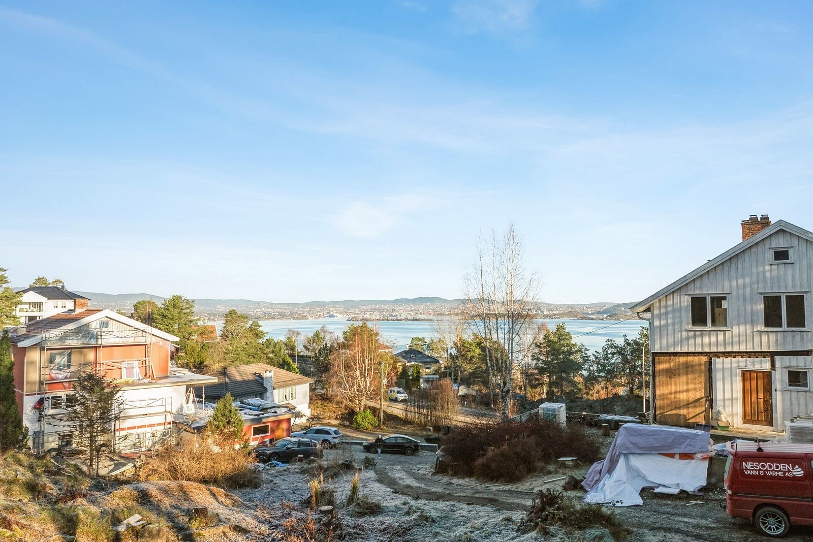 Hyggelig utsikt mot fjorden og hovedstaden Galleribilde