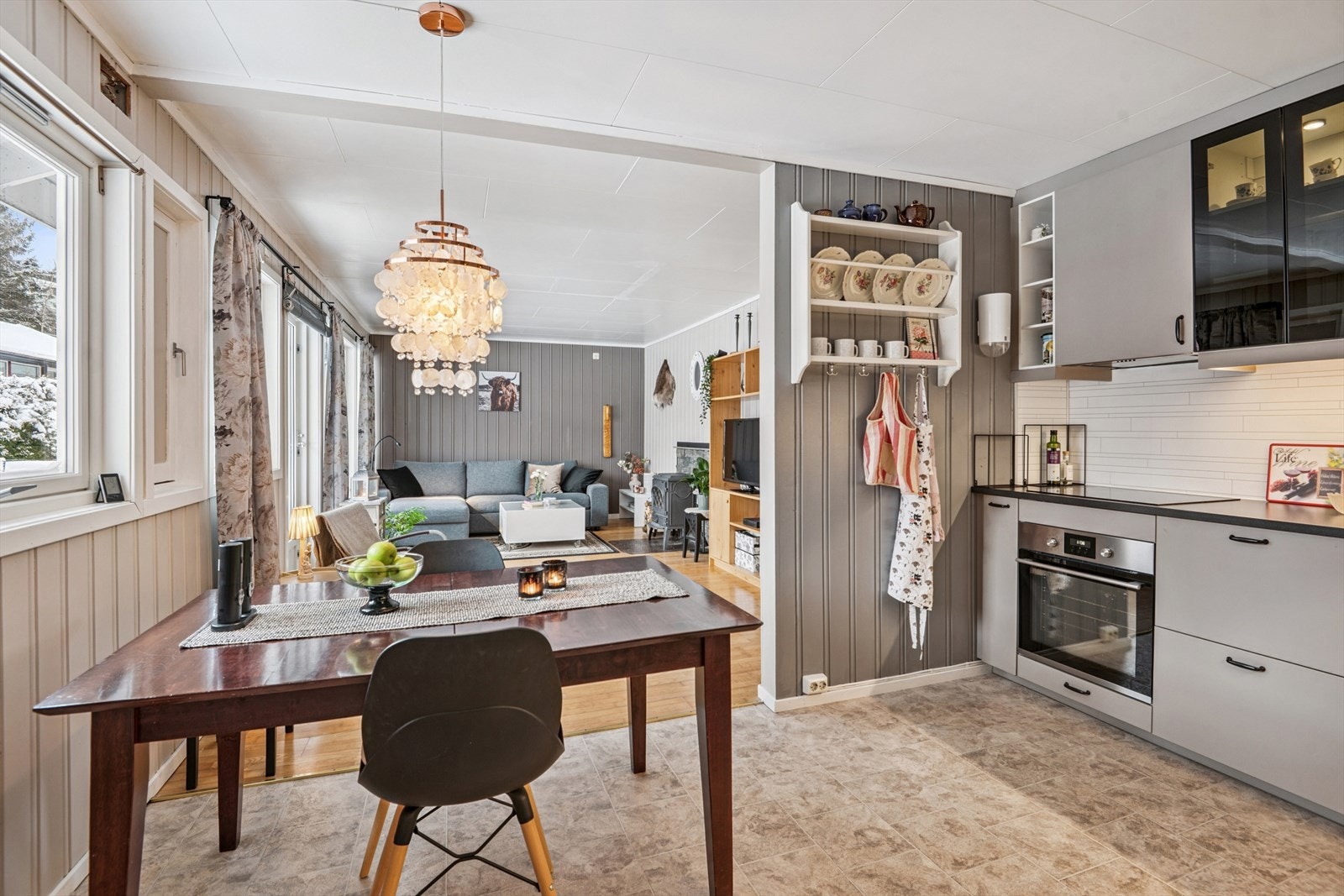 Her er det god plass til et spisebord. Galleribilde