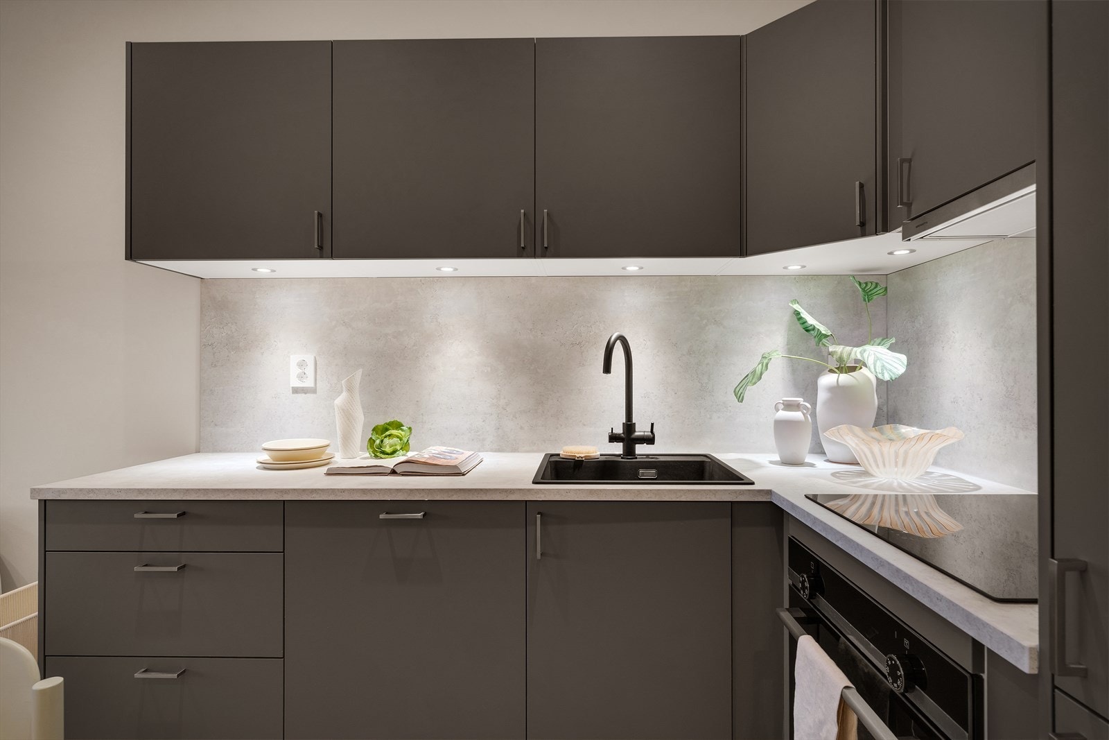 God skap- og benkeplass. Galleribilde