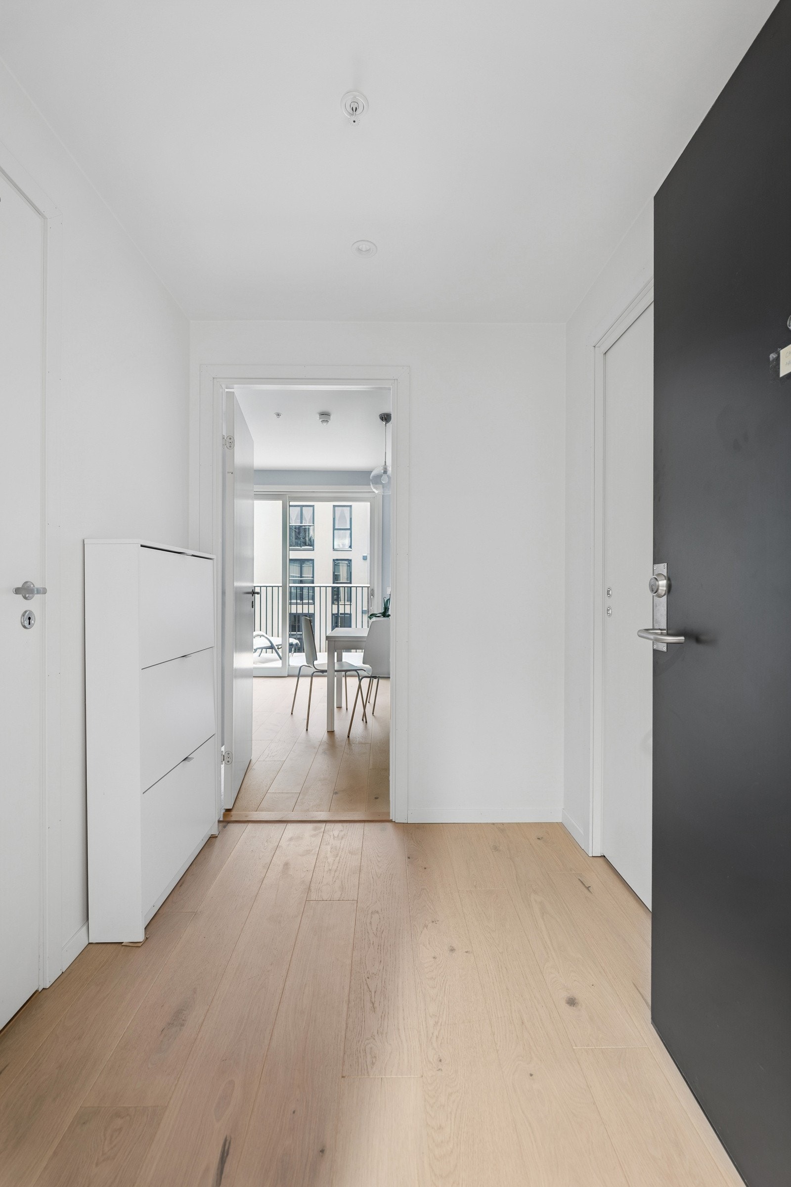 Fra lys entré Galleribilde