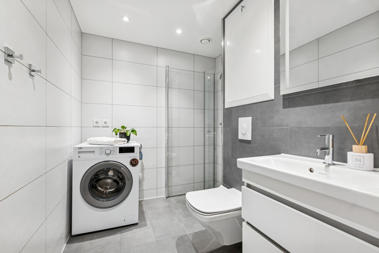 Moderne, bad med vannbåren gulvvarme Galleribilde