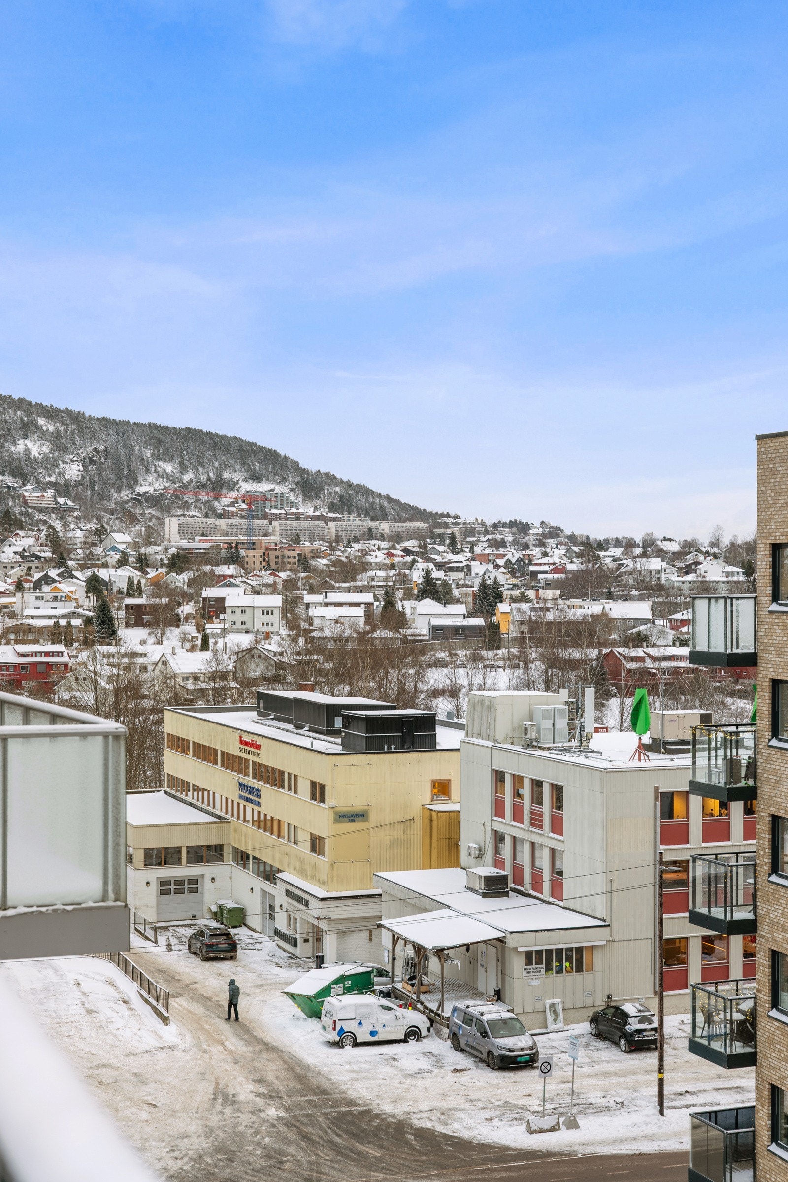 Du ser langt fra balkongen Galleribilde