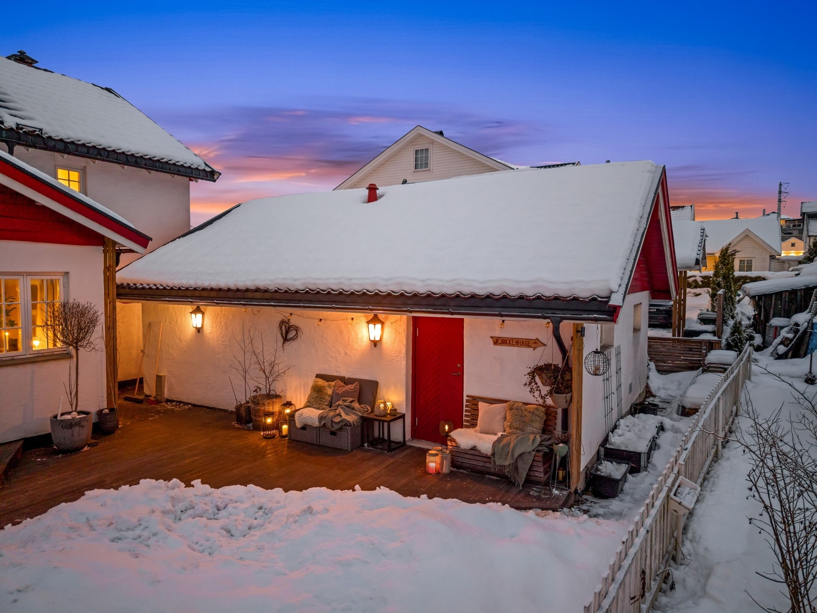 Dette uteområdet er perfekt for deg som ønsker lite vedlikehold og hagearbeid. Galleribilde