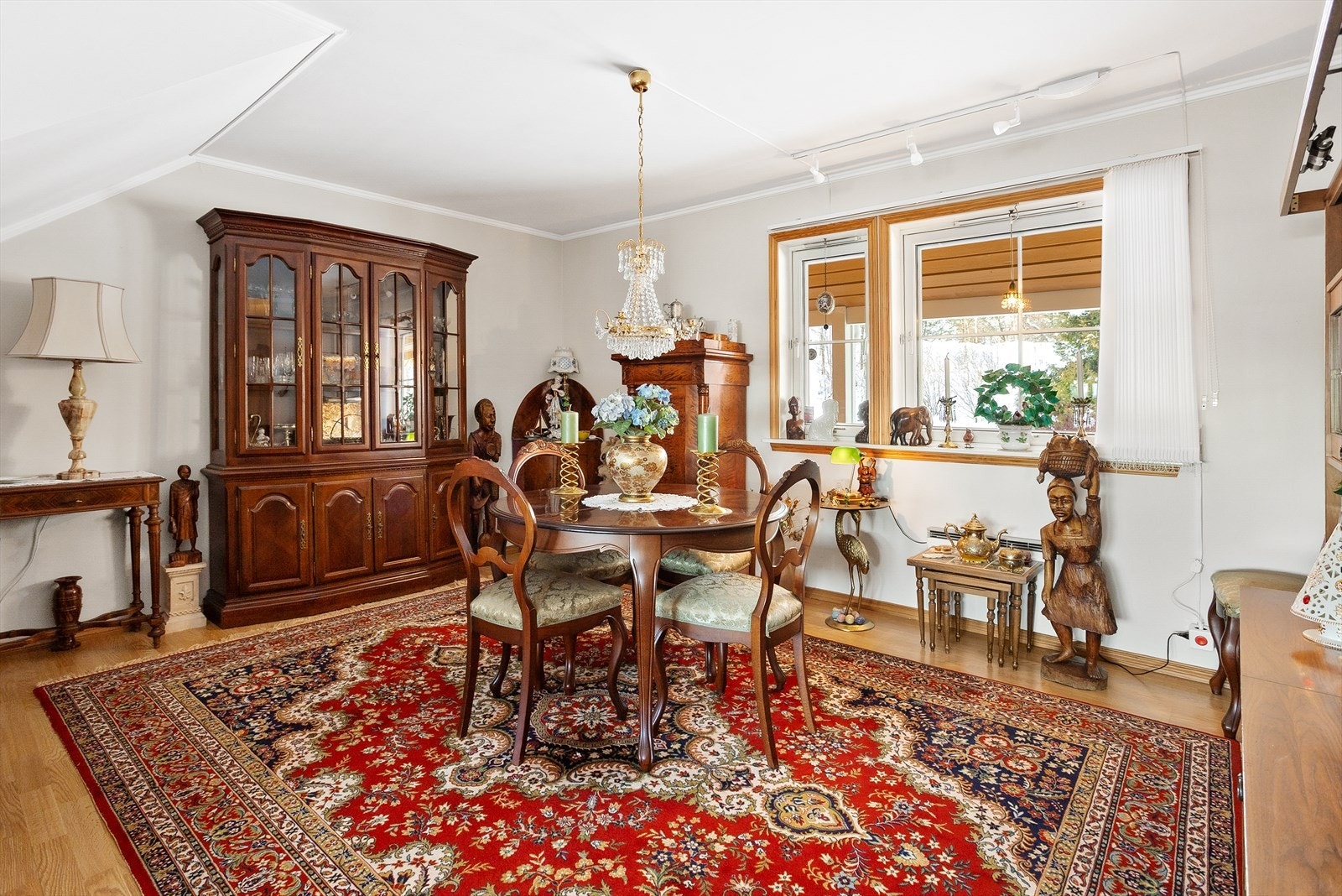 Spisestuen. Galleribilde