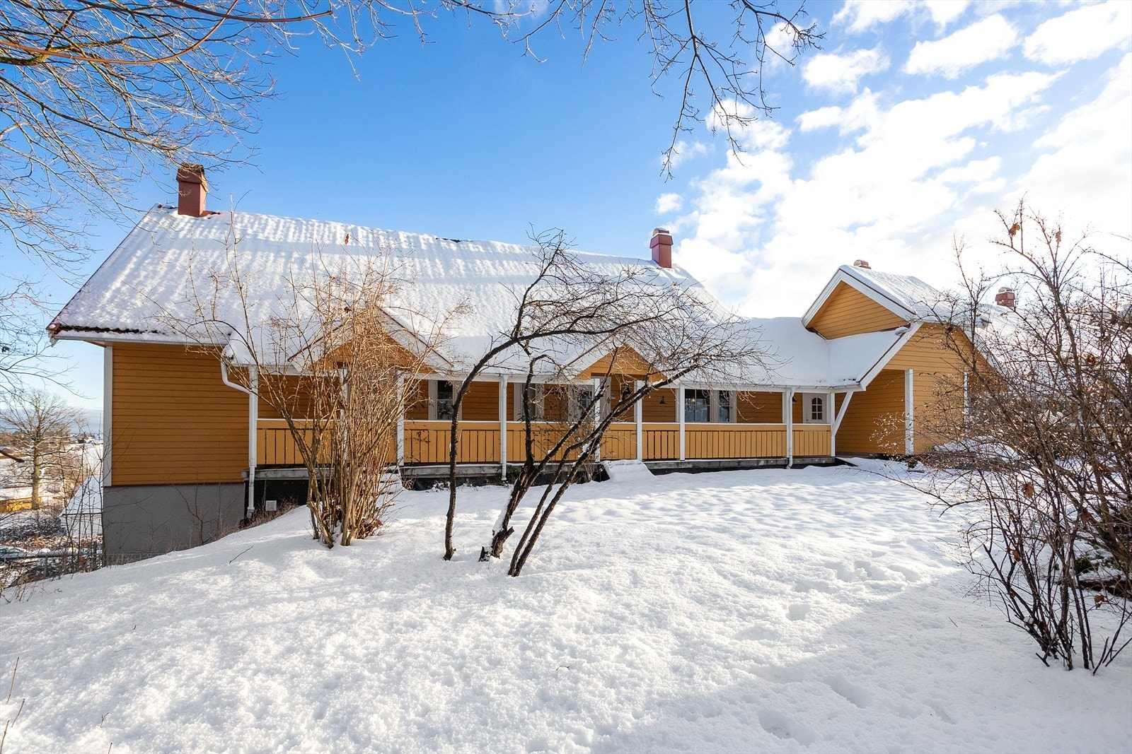 Eiendommen ligger solrikt og fredelig til i et attraktivt strøk på Teie. Galleribilde