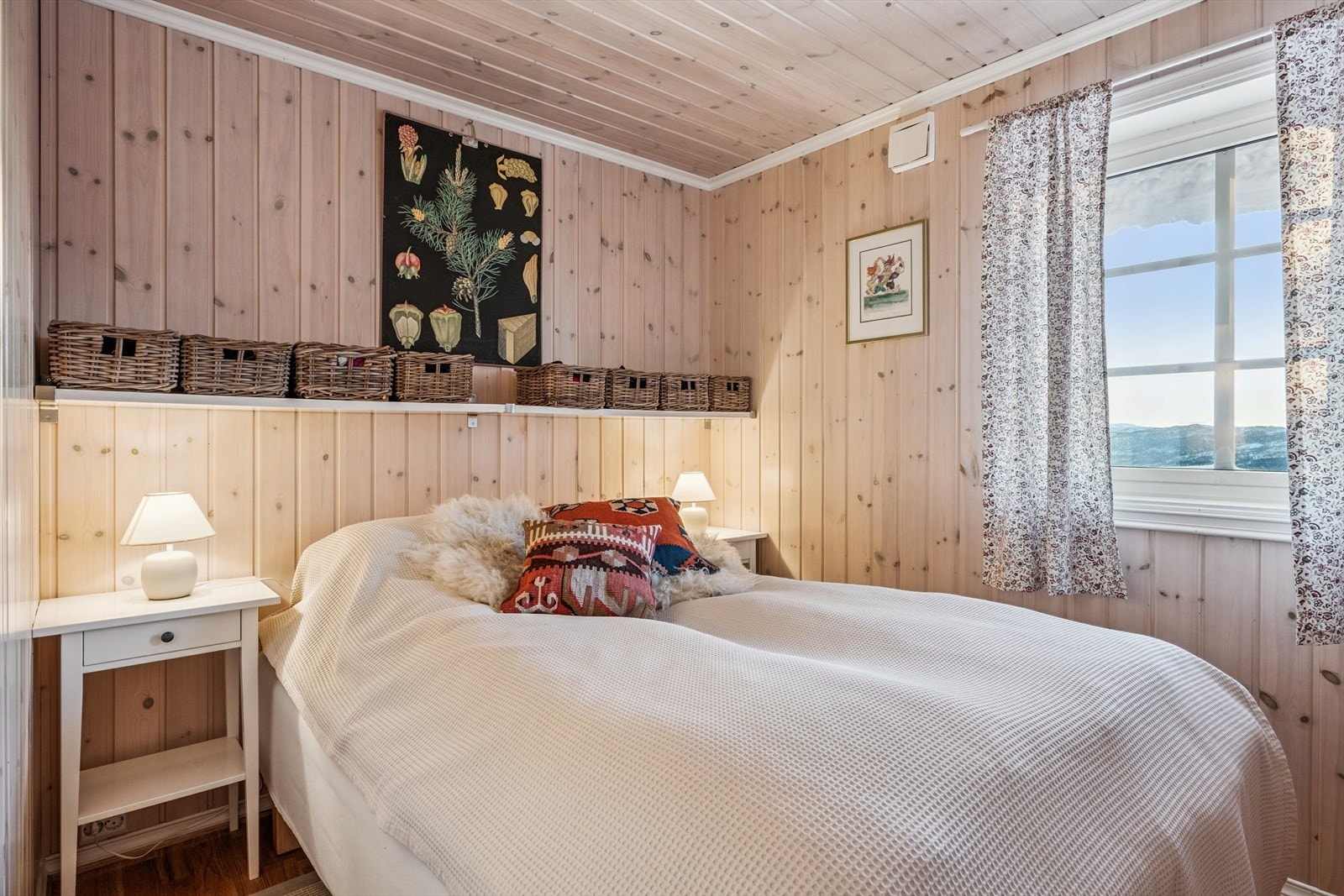 Hovedsoverom i 1.etasje. Galleribilde