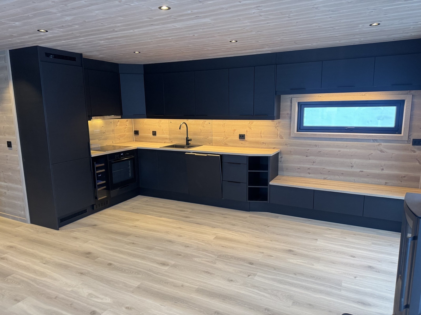 Bildet er fra den ferdigstilte hytten. Galleribilde