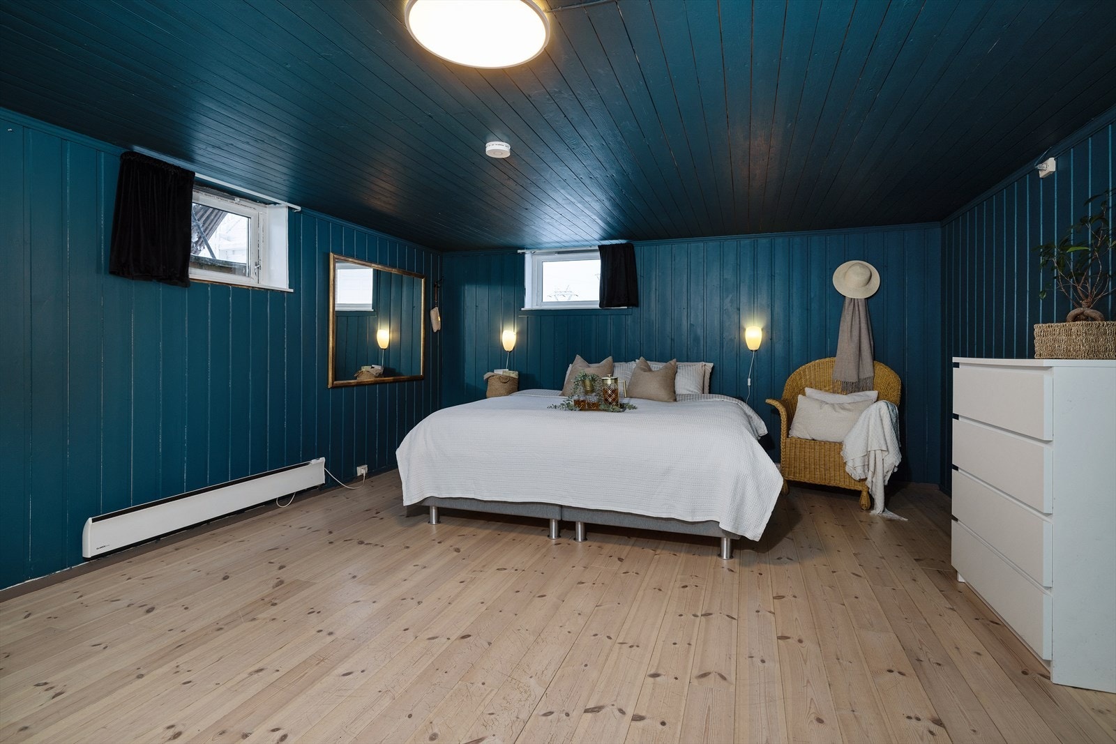 Stort, disponibelt rom i kjelleren med en peisovn som gir ekstra varme (ikke godkjent for varig opphold) Galleribilde